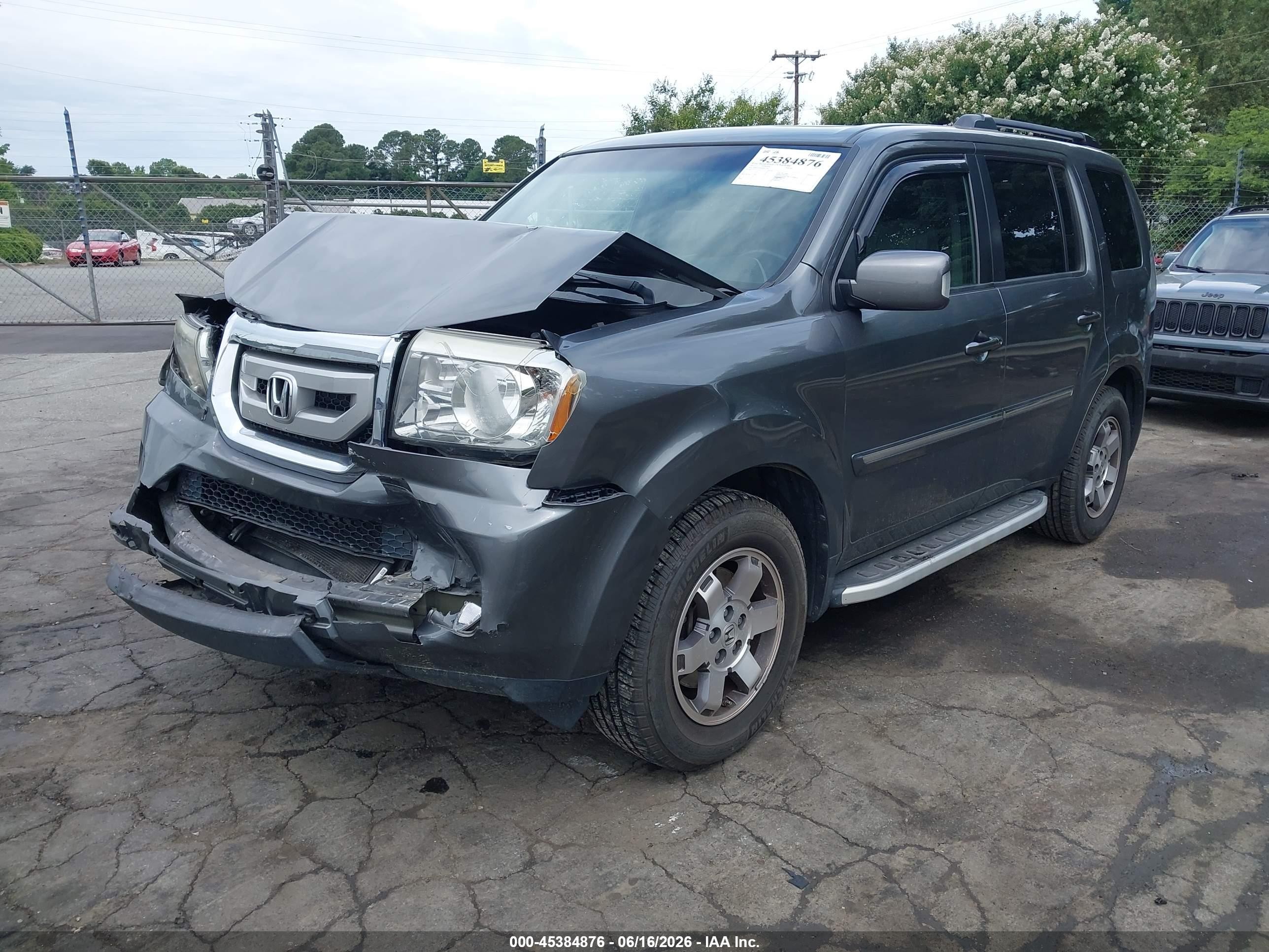 2011 Honda Pilot Touring Silver vin: 5FNYF3H95BB011022