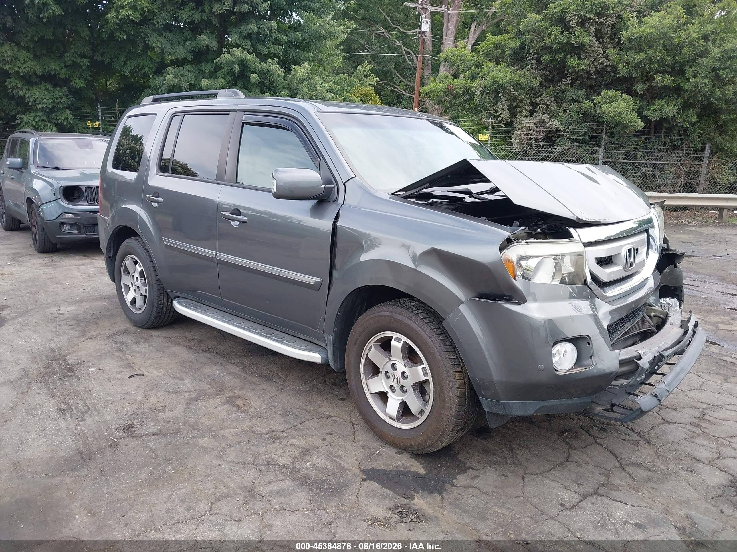 2011 Honda Pilot Touring Silver vin: 5FNYF3H95BB011022