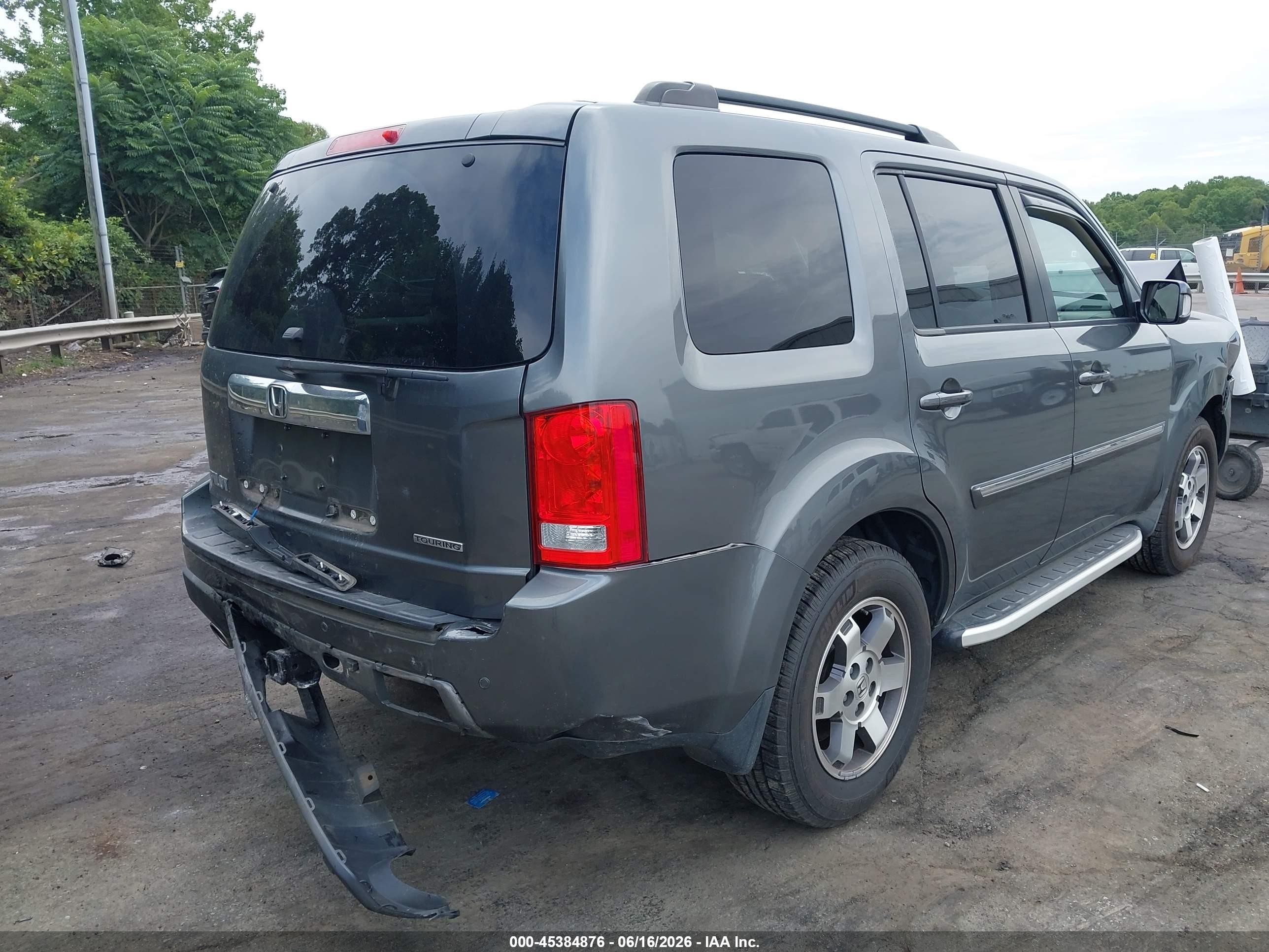 2011 Honda Pilot Touring Silver vin: 5FNYF3H95BB011022