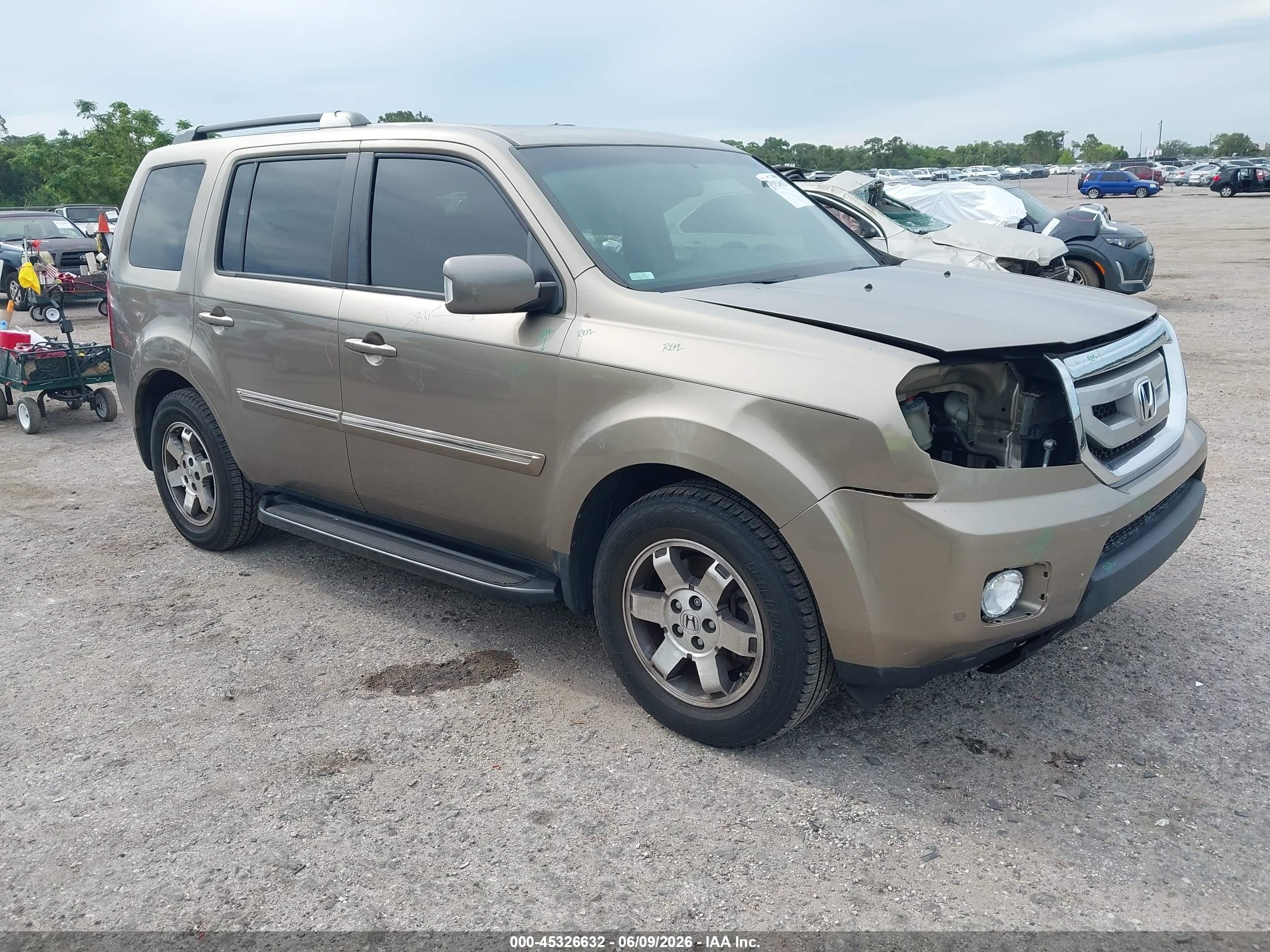 2011 Honda Pilot Touring Бежевый vin: 5FNYF3H95BB030363