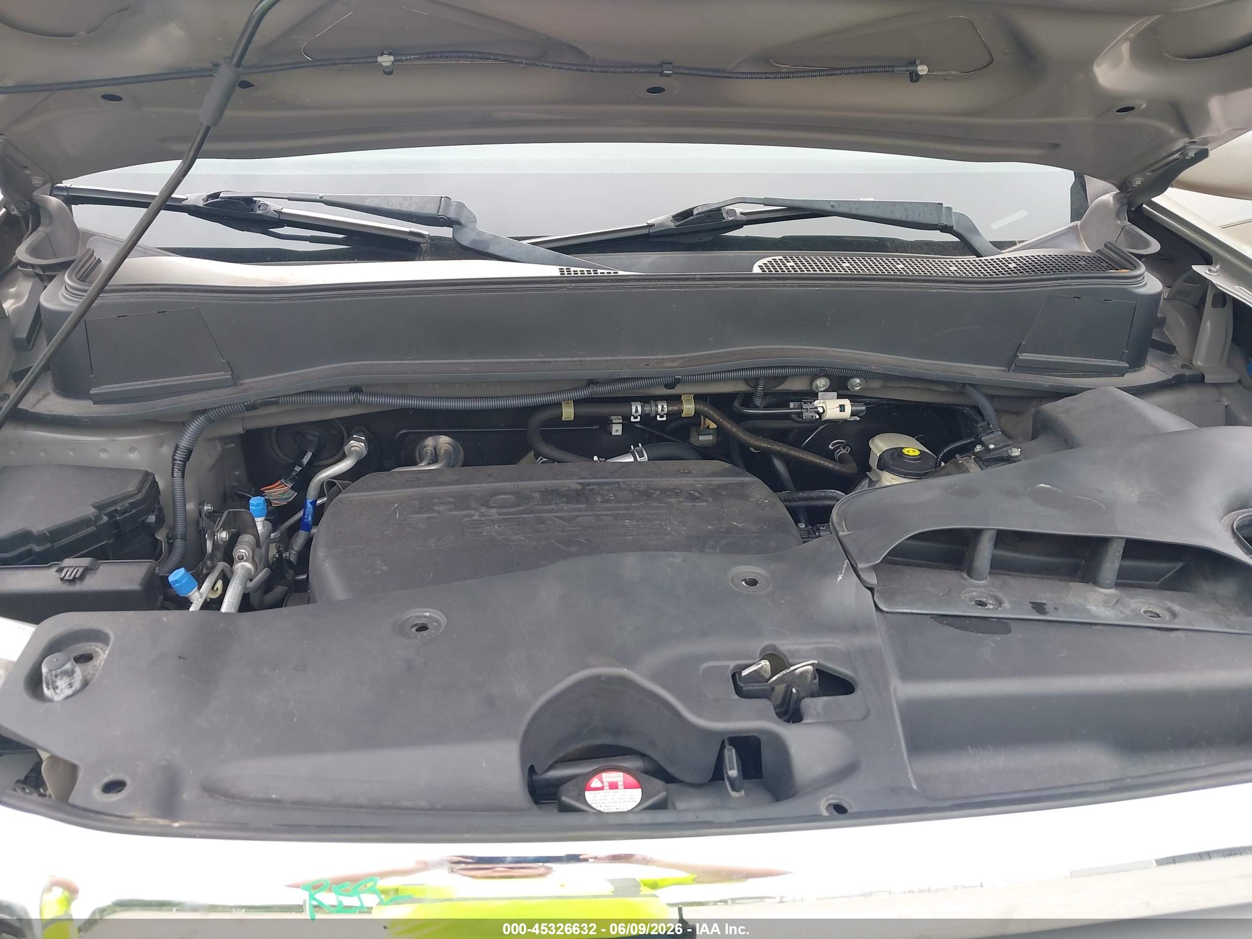 2011 Honda Pilot Touring Бежевый vin: 5FNYF3H95BB030363
