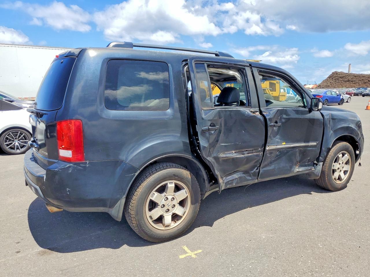 2011 Honda Pilot Touring Black vin: 5FNYF3H95BB045381