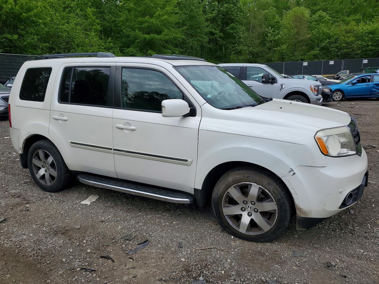 2013 Honda Pilot Touring White vin: 5FNYF3H95DB026302