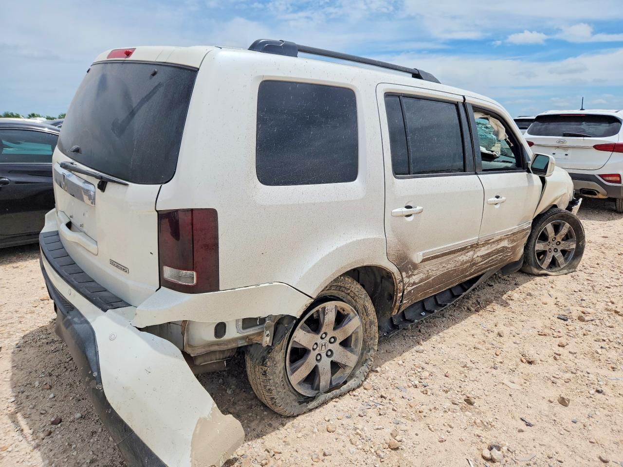 2013 Honda Pilot Touring White vin: 5FNYF3H95DB042399