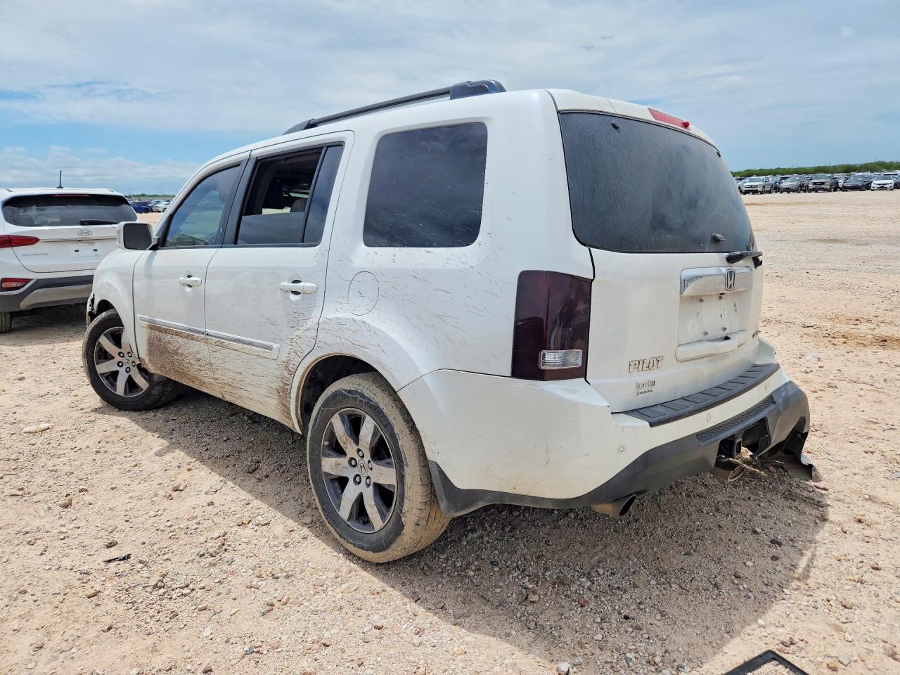 2013 Honda Pilot Touring White vin: 5FNYF3H95DB042399