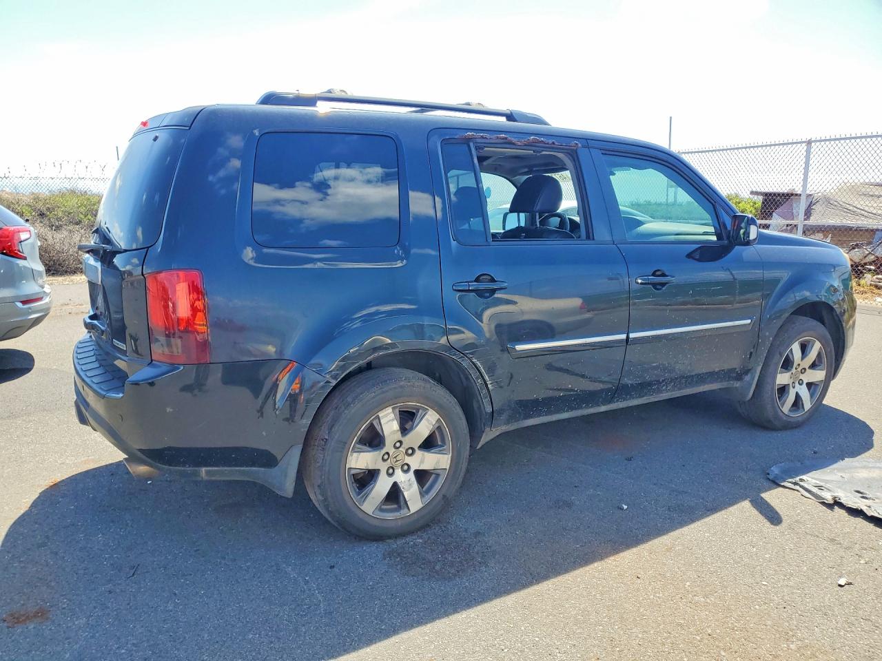 2014 Honda Pilot Touring Black vin: 5FNYF3H95EB018184