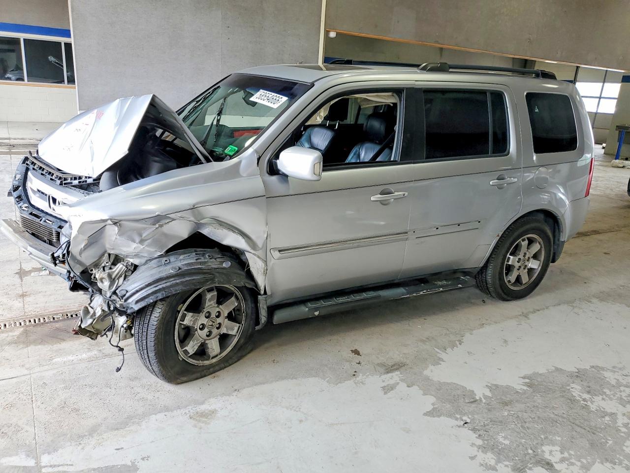2010 Honda Pilot Touring Silver vin: 5FNYF3H96AB006684