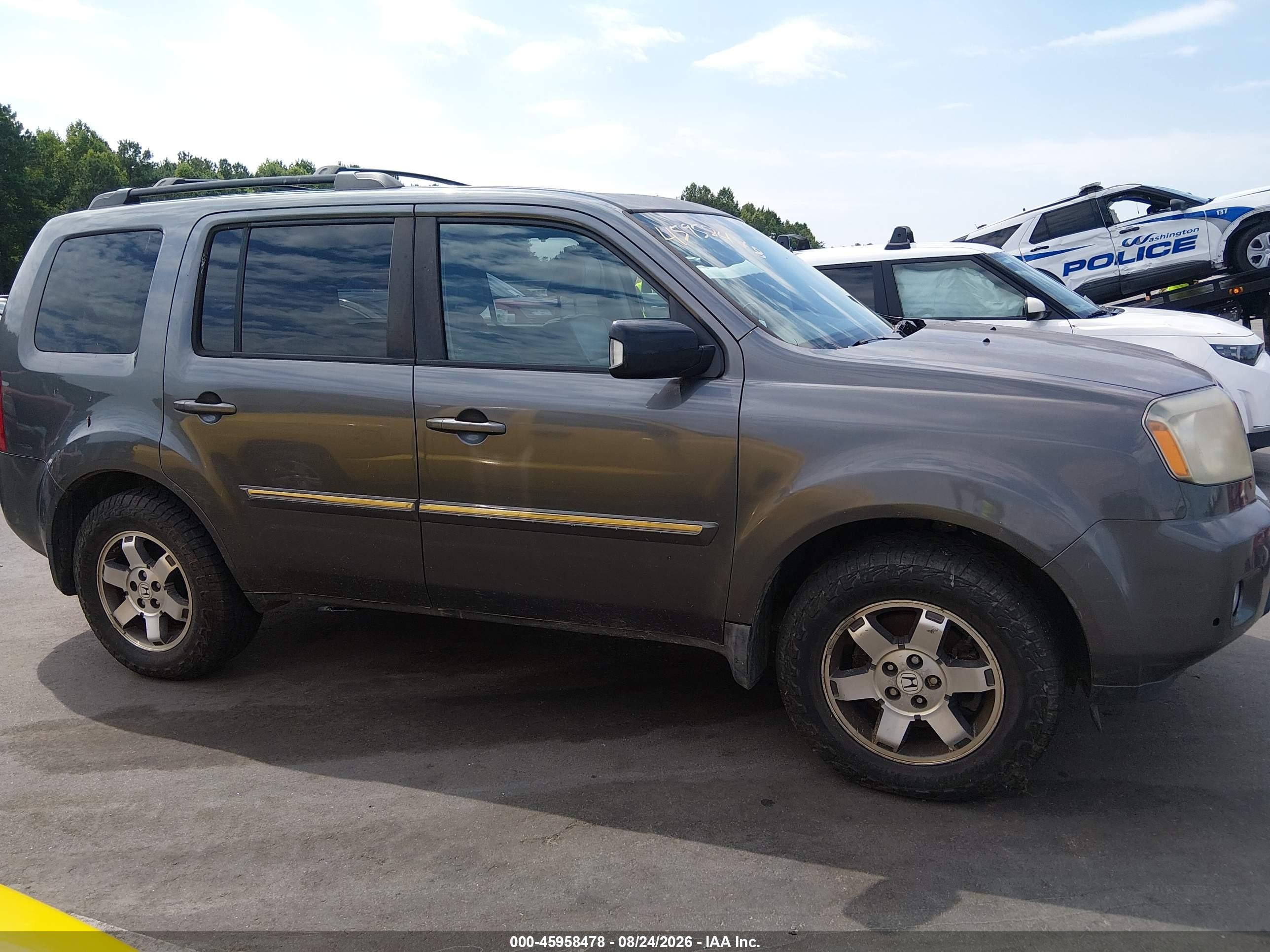 2011 Honda Pilot Touring Gray vin: 5FNYF3H96BB042571