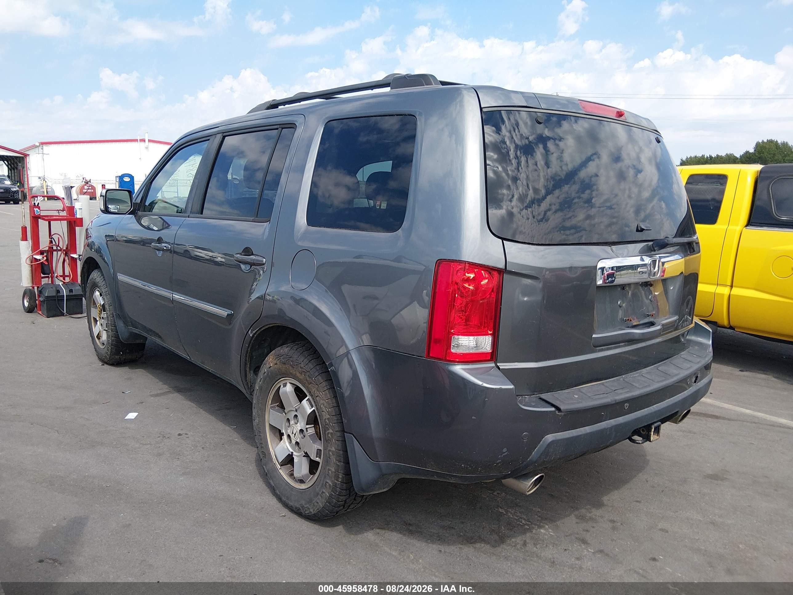 2011 Honda Pilot Touring Gray vin: 5FNYF3H96BB042571