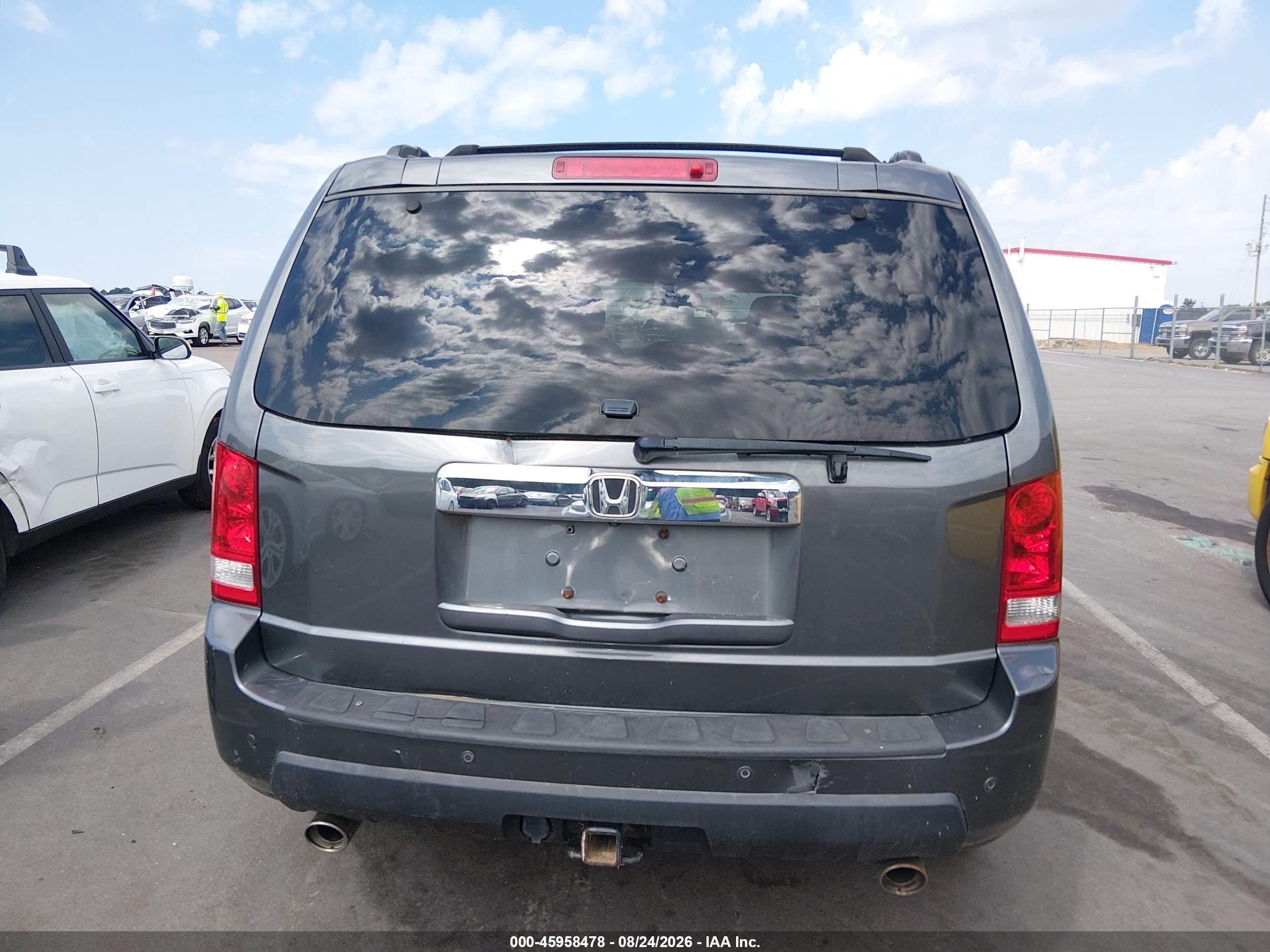 2011 Honda Pilot Touring Gray vin: 5FNYF3H96BB042571