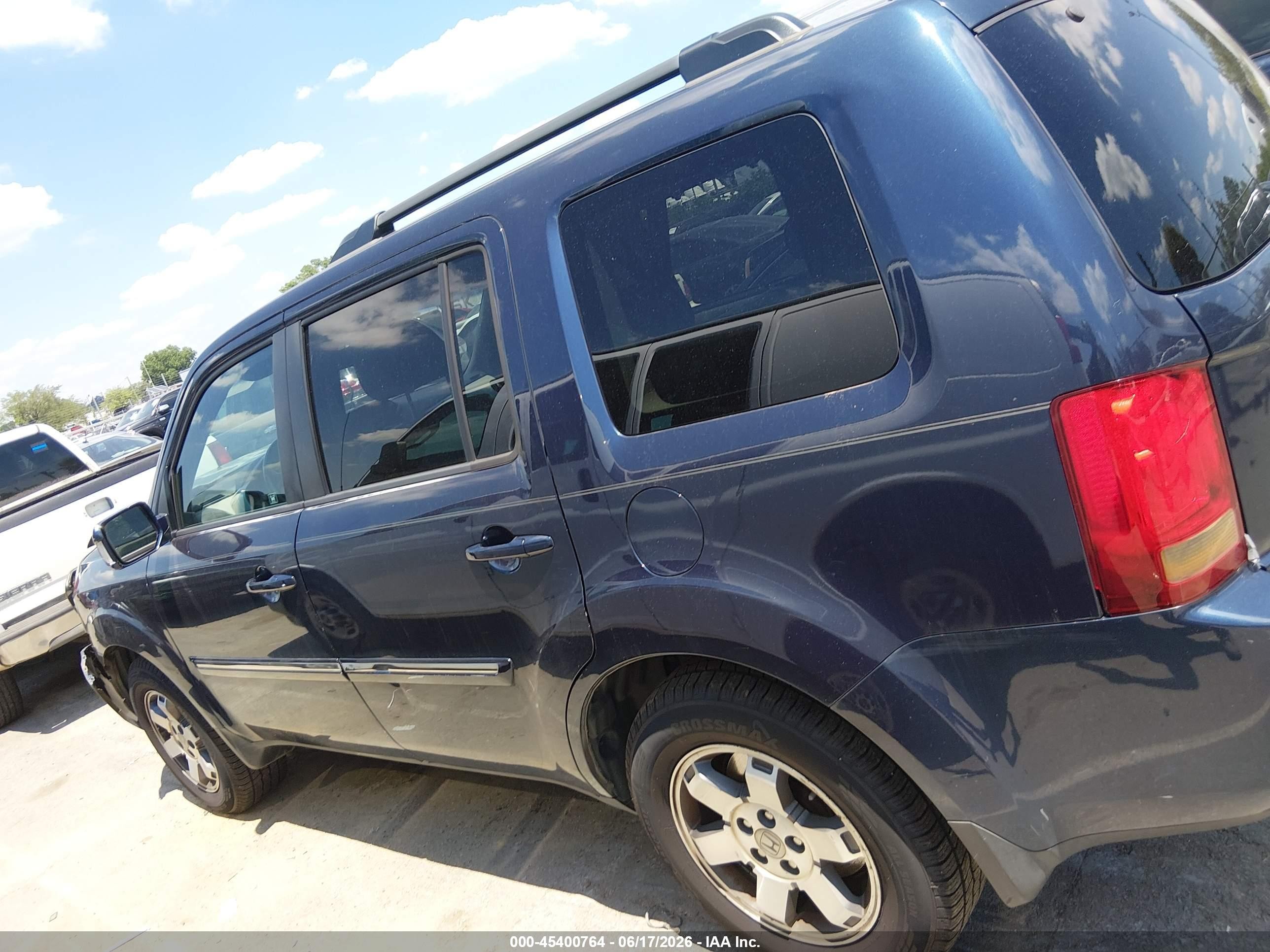 2011 Honda Pilot Touring Blue vin: 5FNYF3H96BB043977