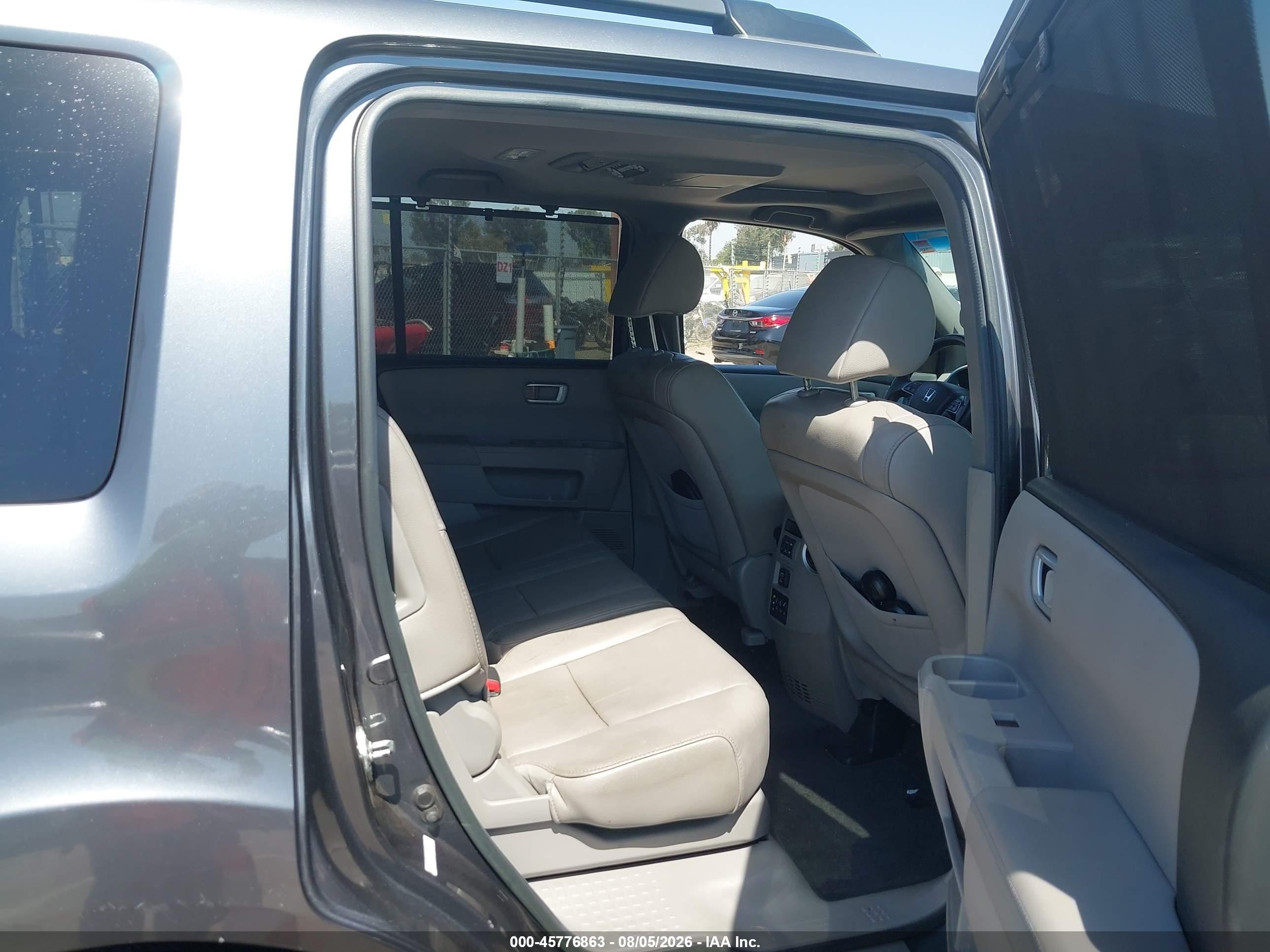 2012 Honda Pilot Touring Gray vin: 5FNYF3H96CB043513
