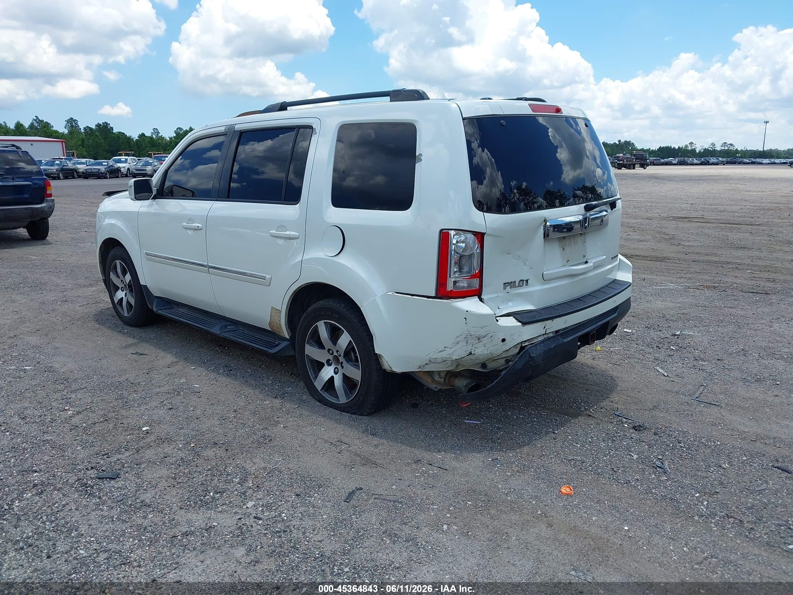 2013 Honda Pilot Touring White vin: 5FNYF3H96DB004129