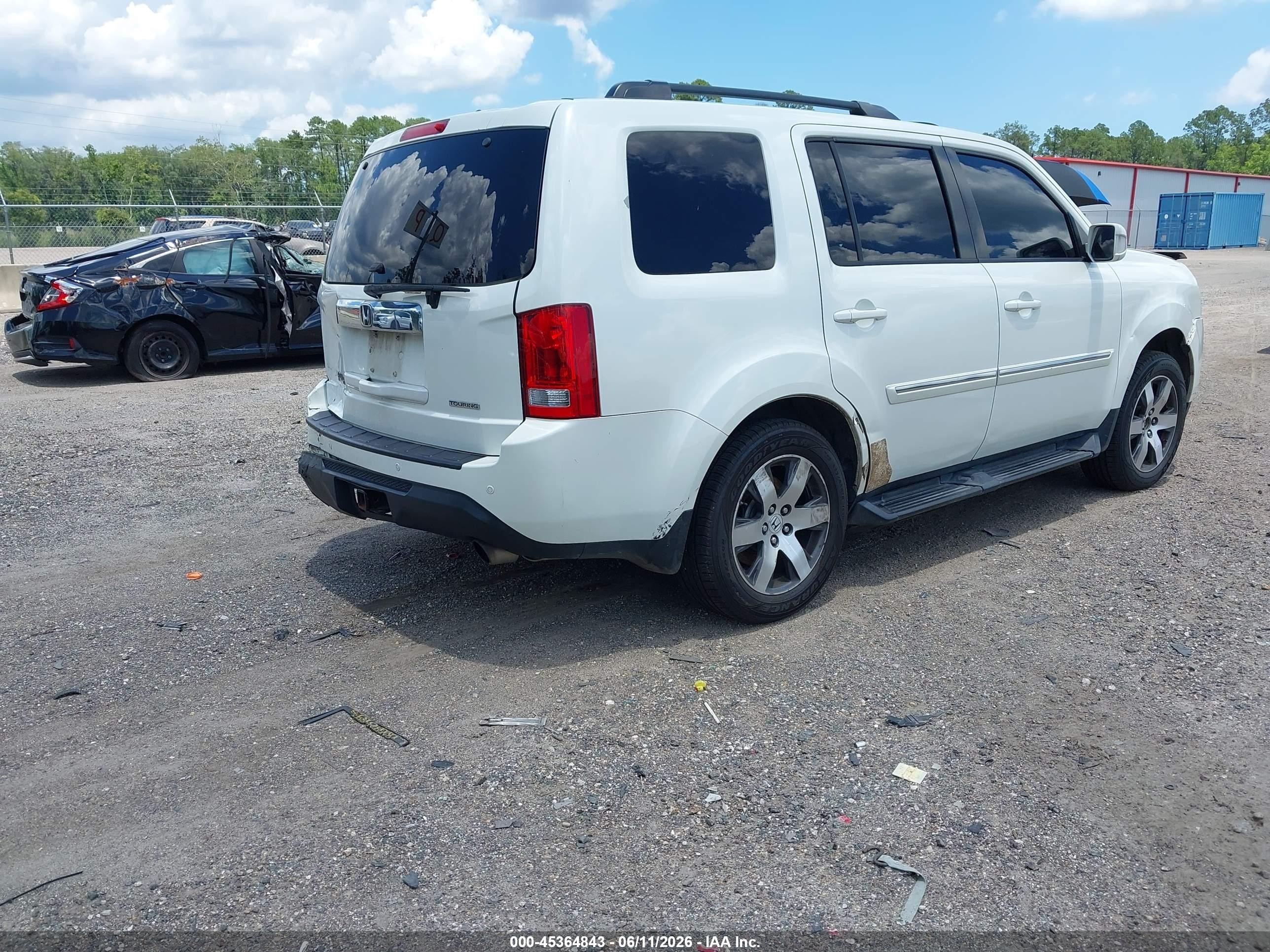 2013 Honda Pilot Touring White vin: 5FNYF3H96DB004129