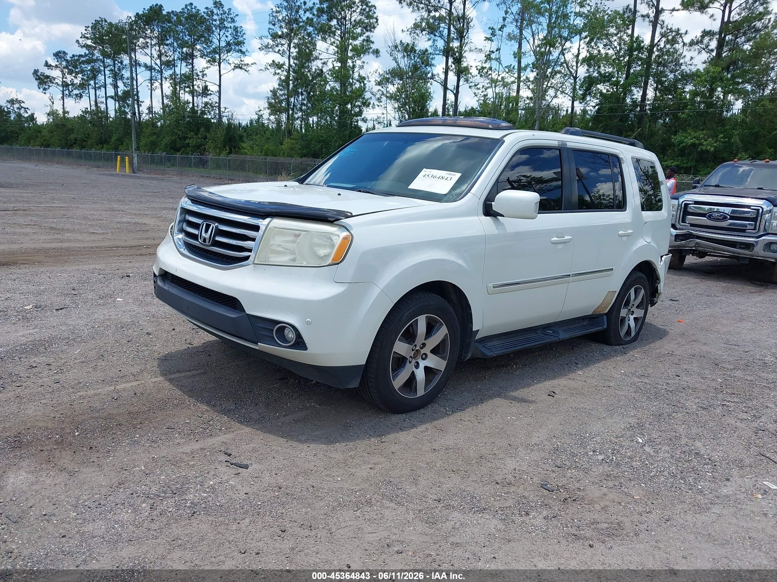 2013 Honda Pilot Touring White vin: 5FNYF3H96DB004129