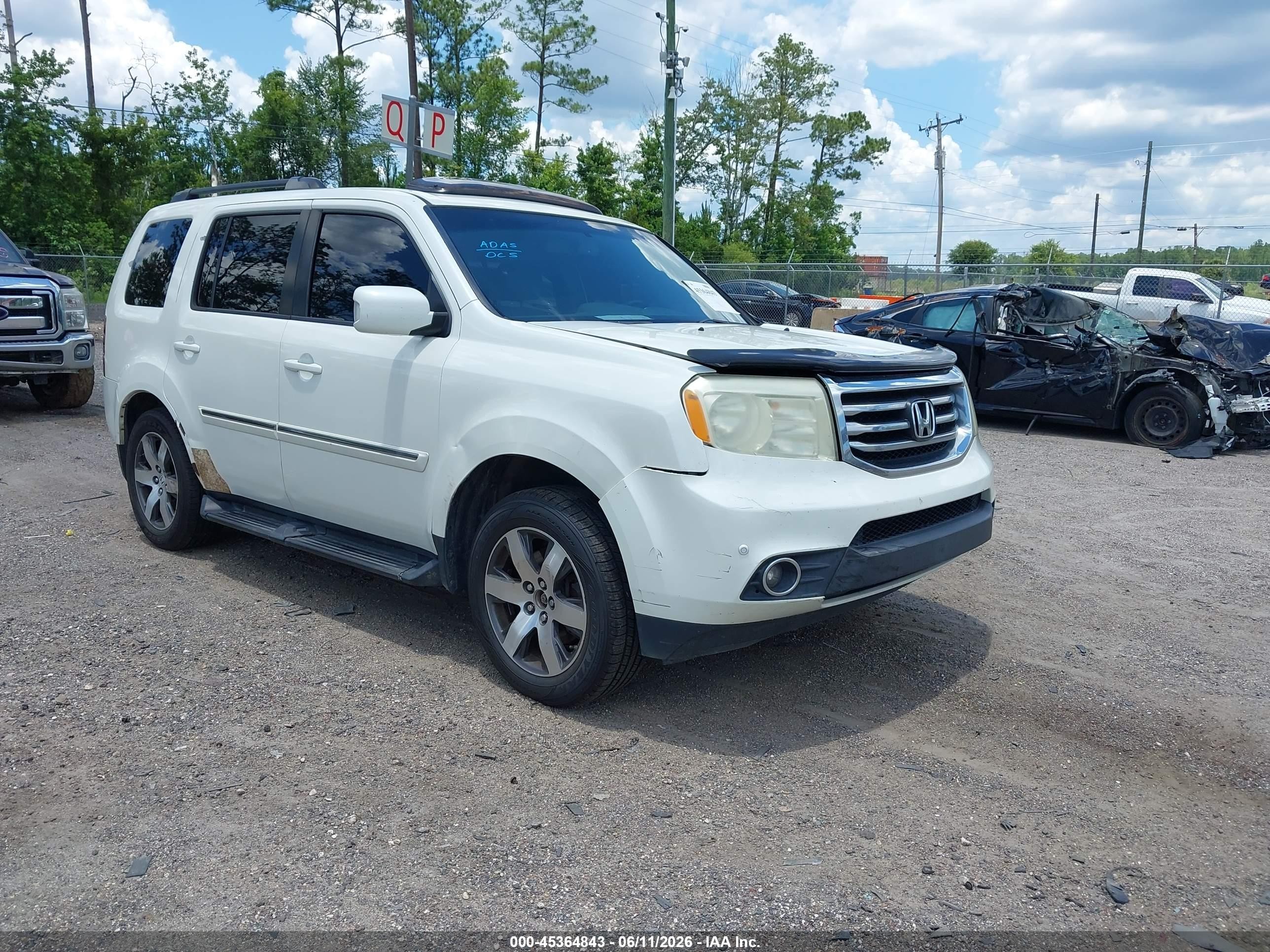 2013 Honda Pilot Touring White vin: 5FNYF3H96DB004129