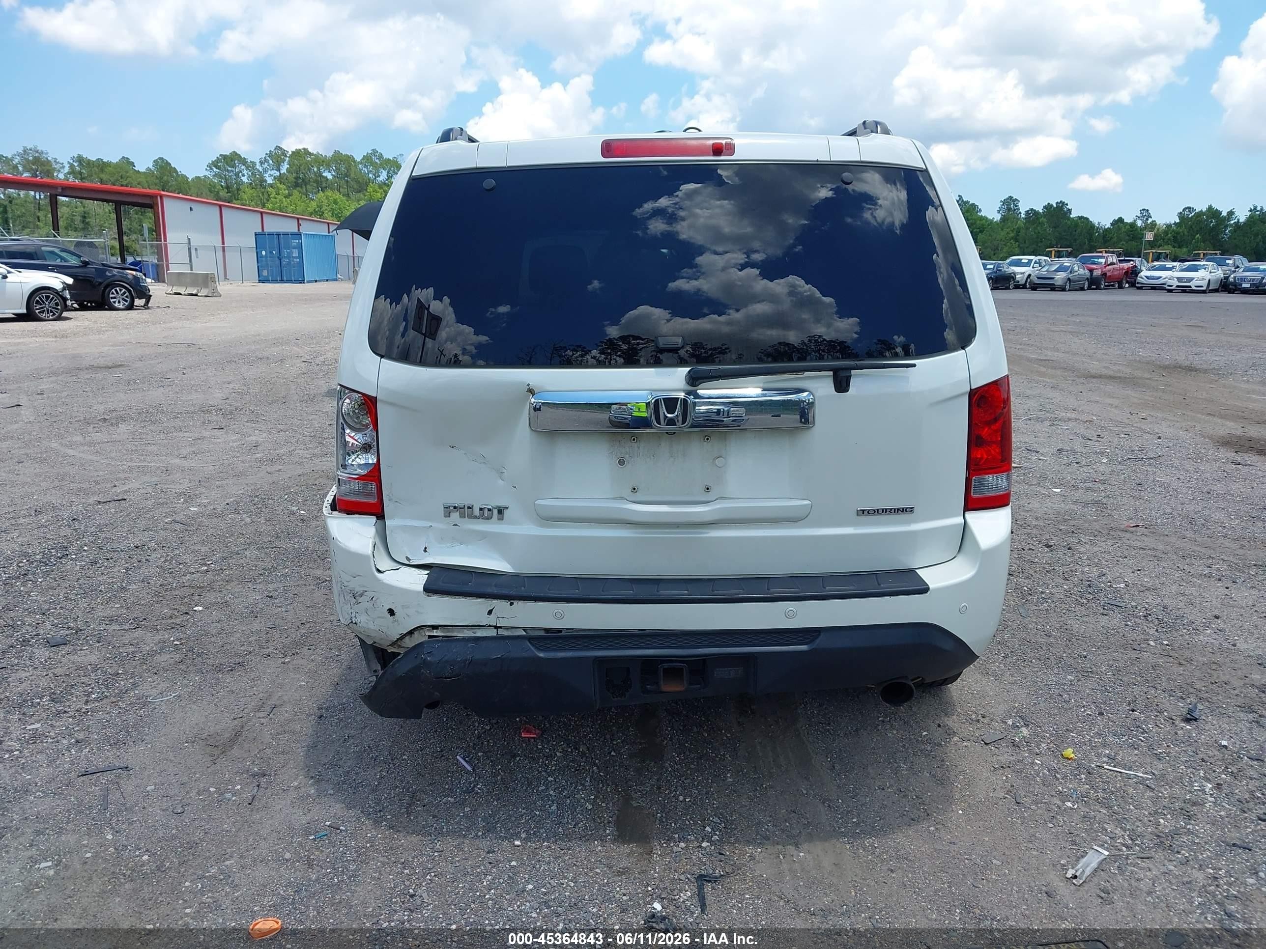 2013 Honda Pilot Touring White vin: 5FNYF3H96DB004129