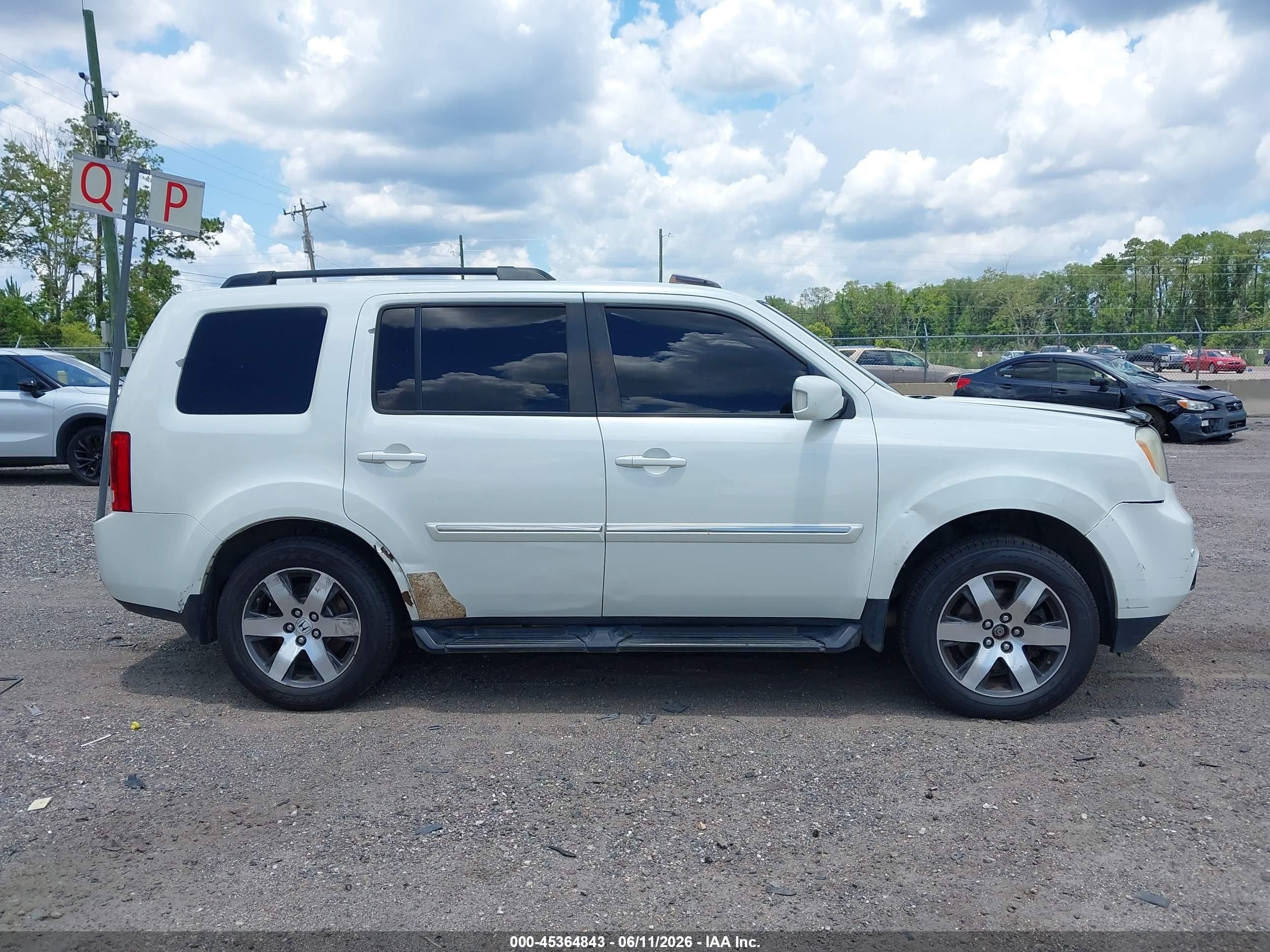 2013 Honda Pilot Touring White vin: 5FNYF3H96DB004129