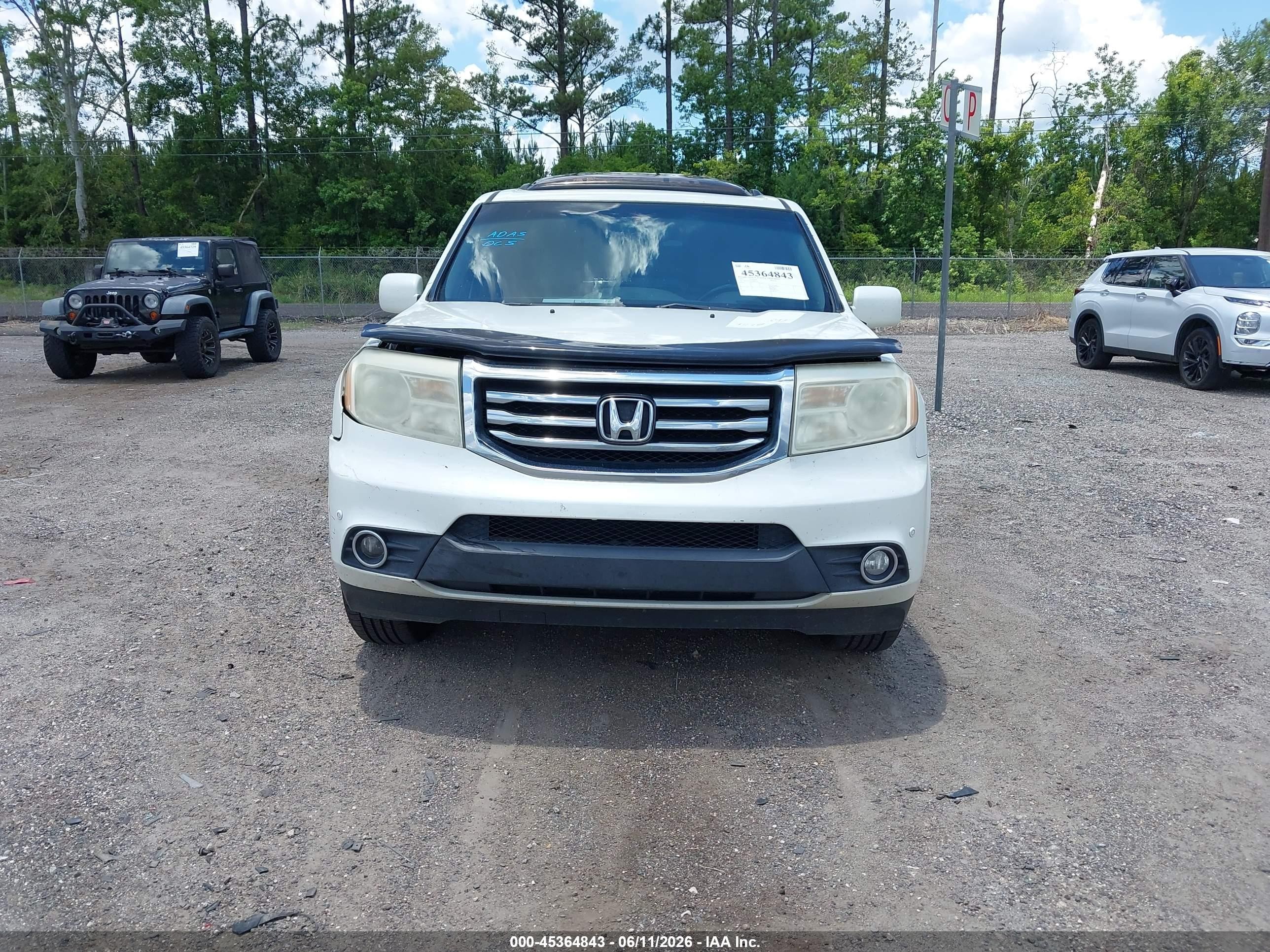 2013 Honda Pilot Touring White vin: 5FNYF3H96DB004129