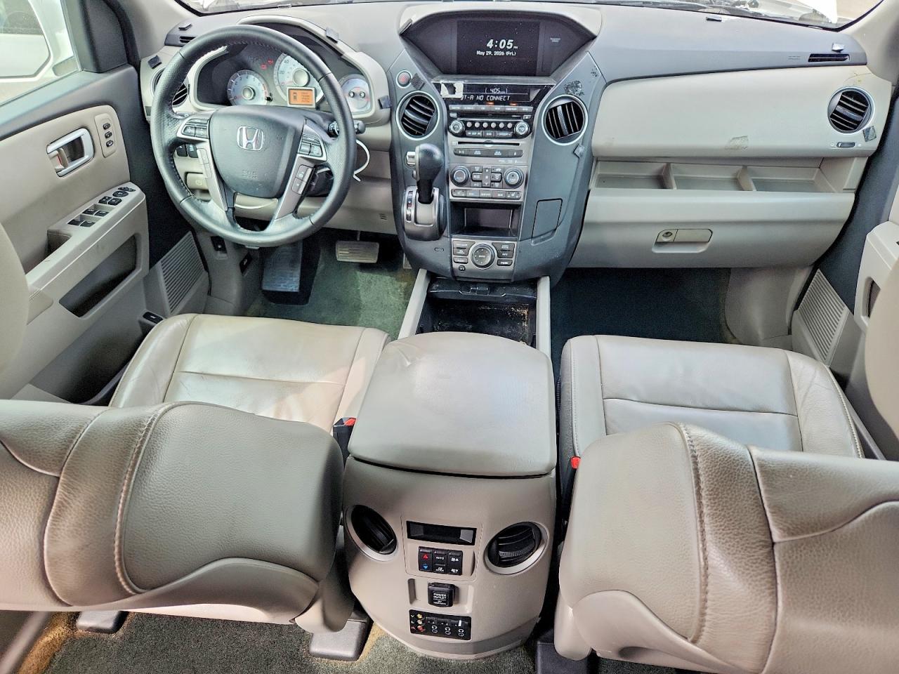 2015 Honda Pilot Touring White vin: 5FNYF3H96FB013657