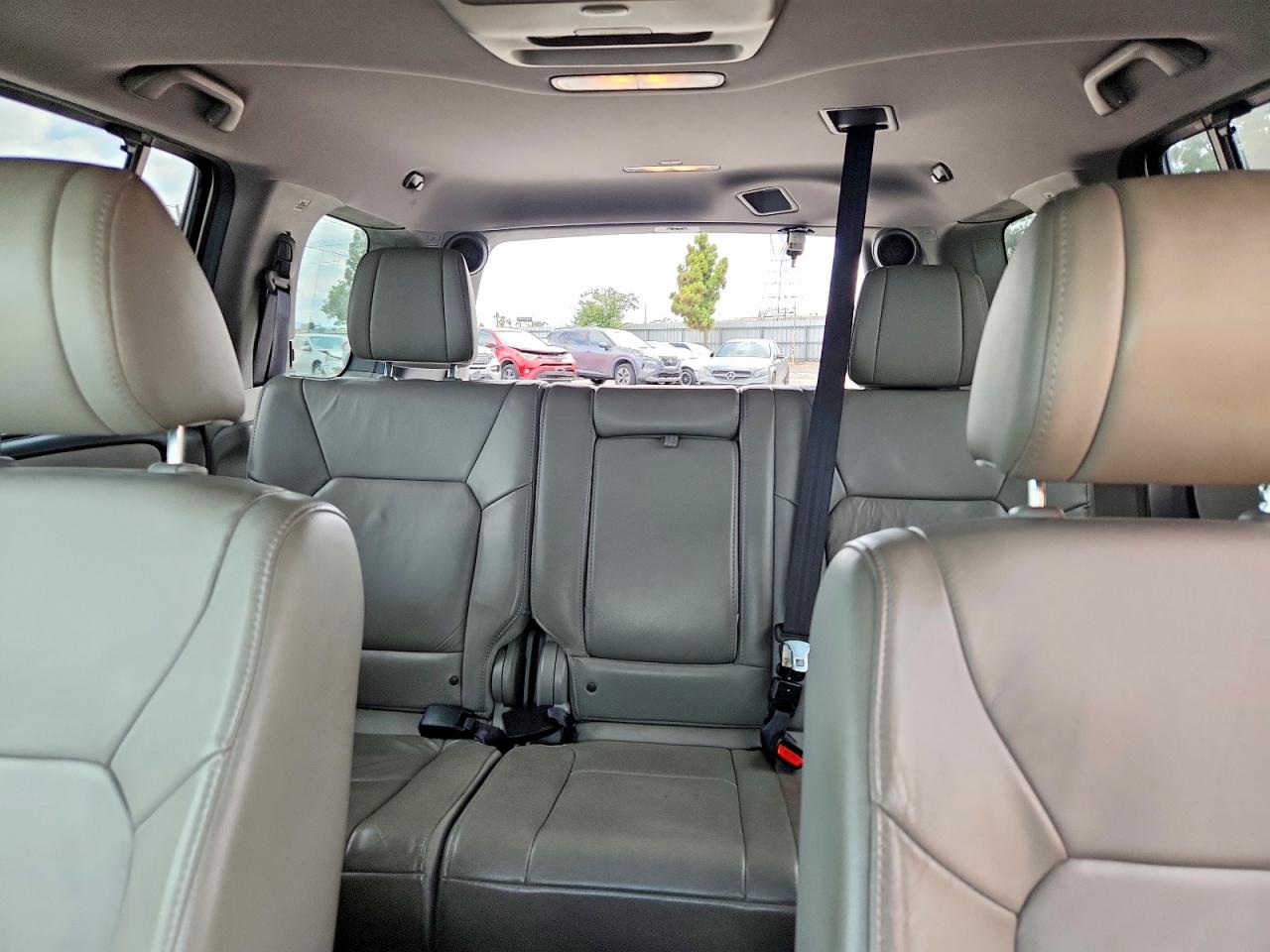 2015 Honda Pilot Touring White vin: 5FNYF3H96FB013657