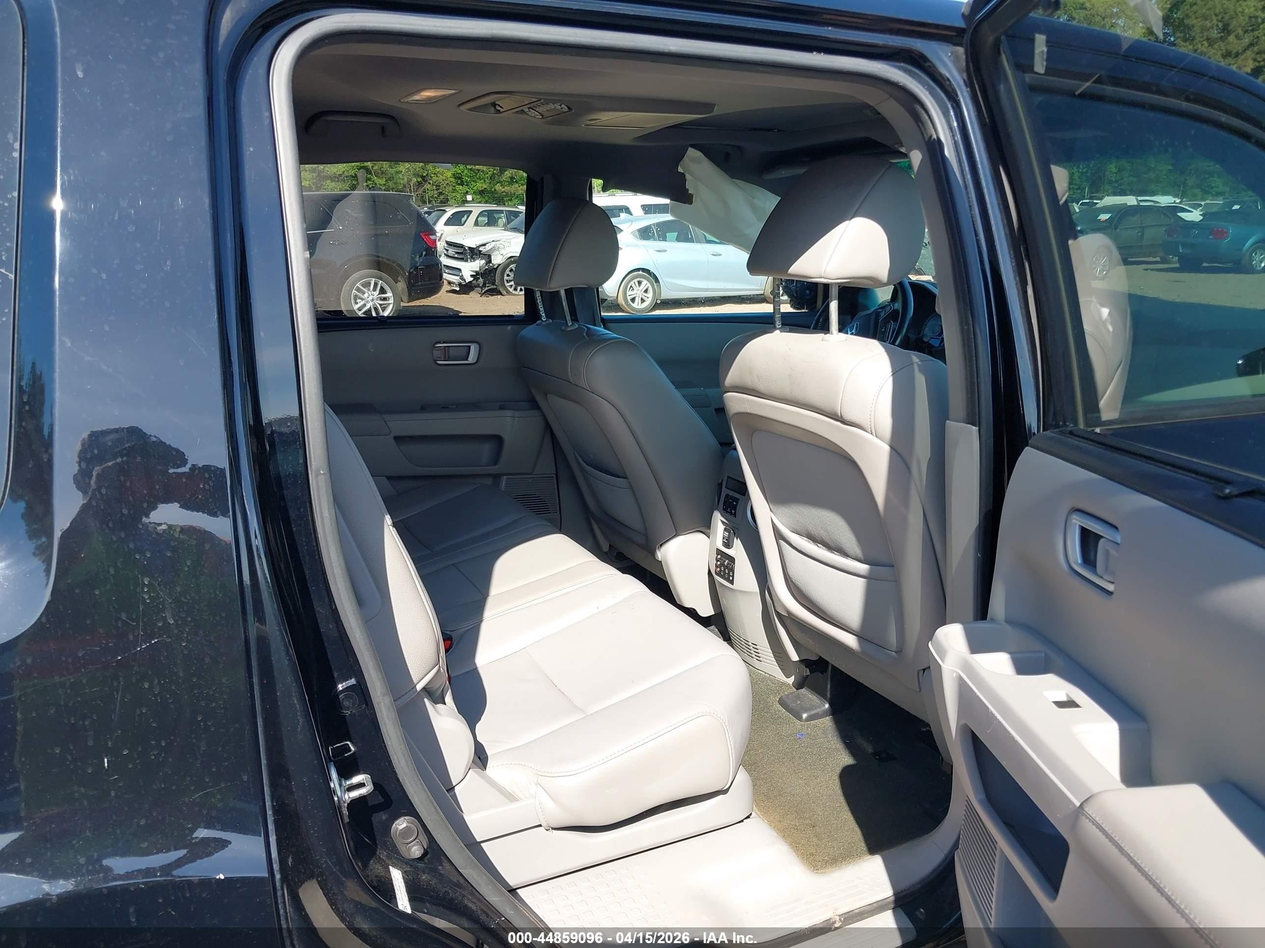 2015 Honda Pilot Touring Black vin: 5FNYF3H96FB013710