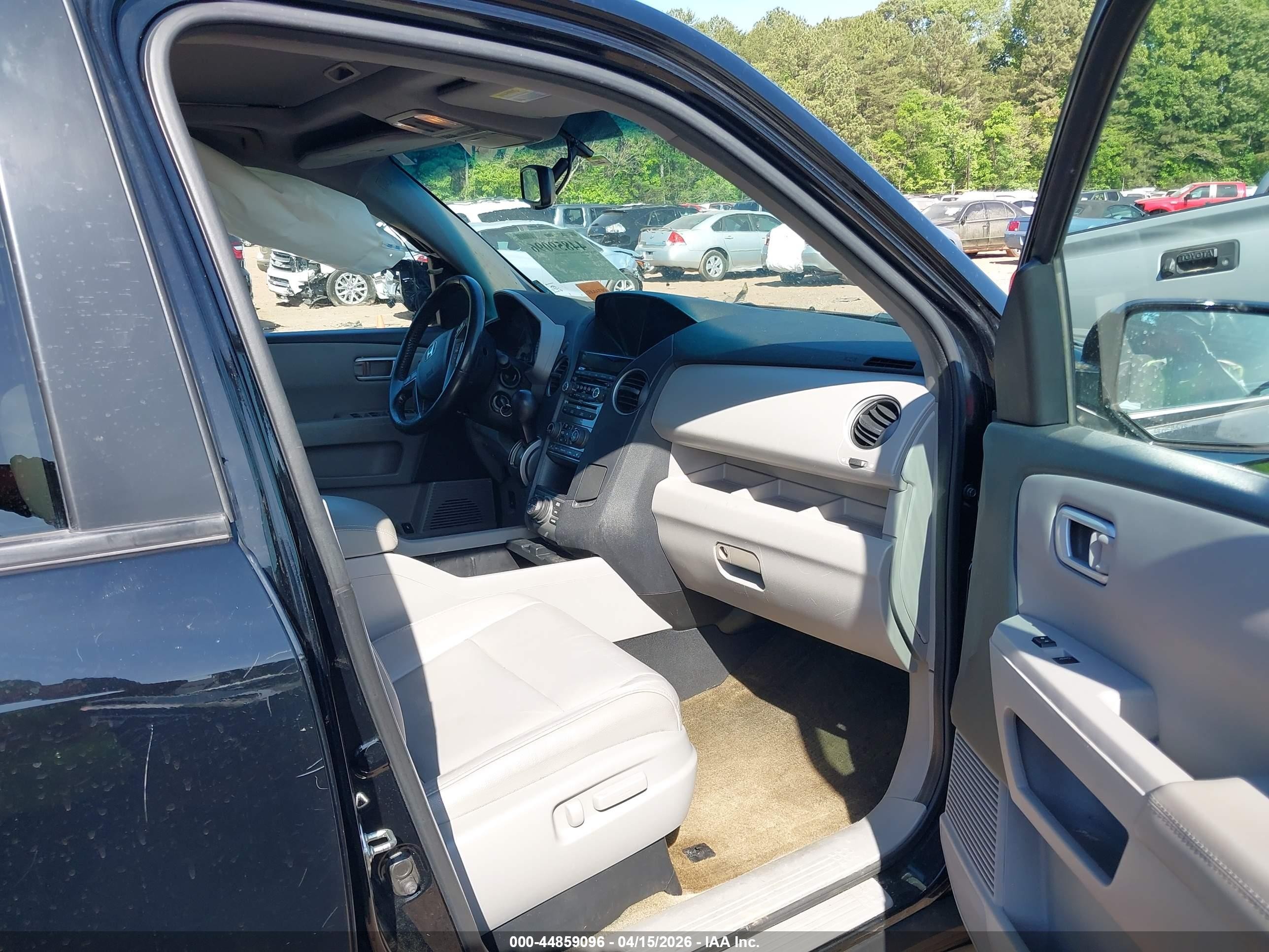 2015 Honda Pilot Touring Black vin: 5FNYF3H96FB013710