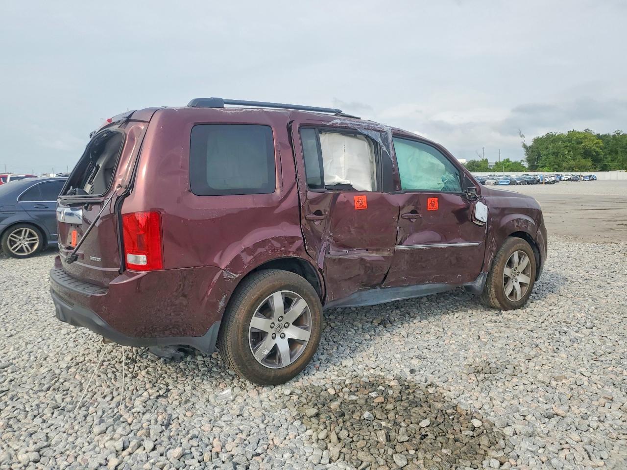 2015 Honda Pilot Touring Burgundy vin: 5FNYF3H96FB013917