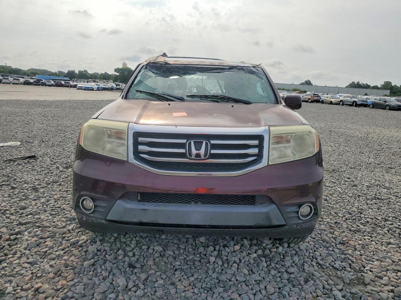 2015 Honda Pilot Touring Burgundy vin: 5FNYF3H96FB013917