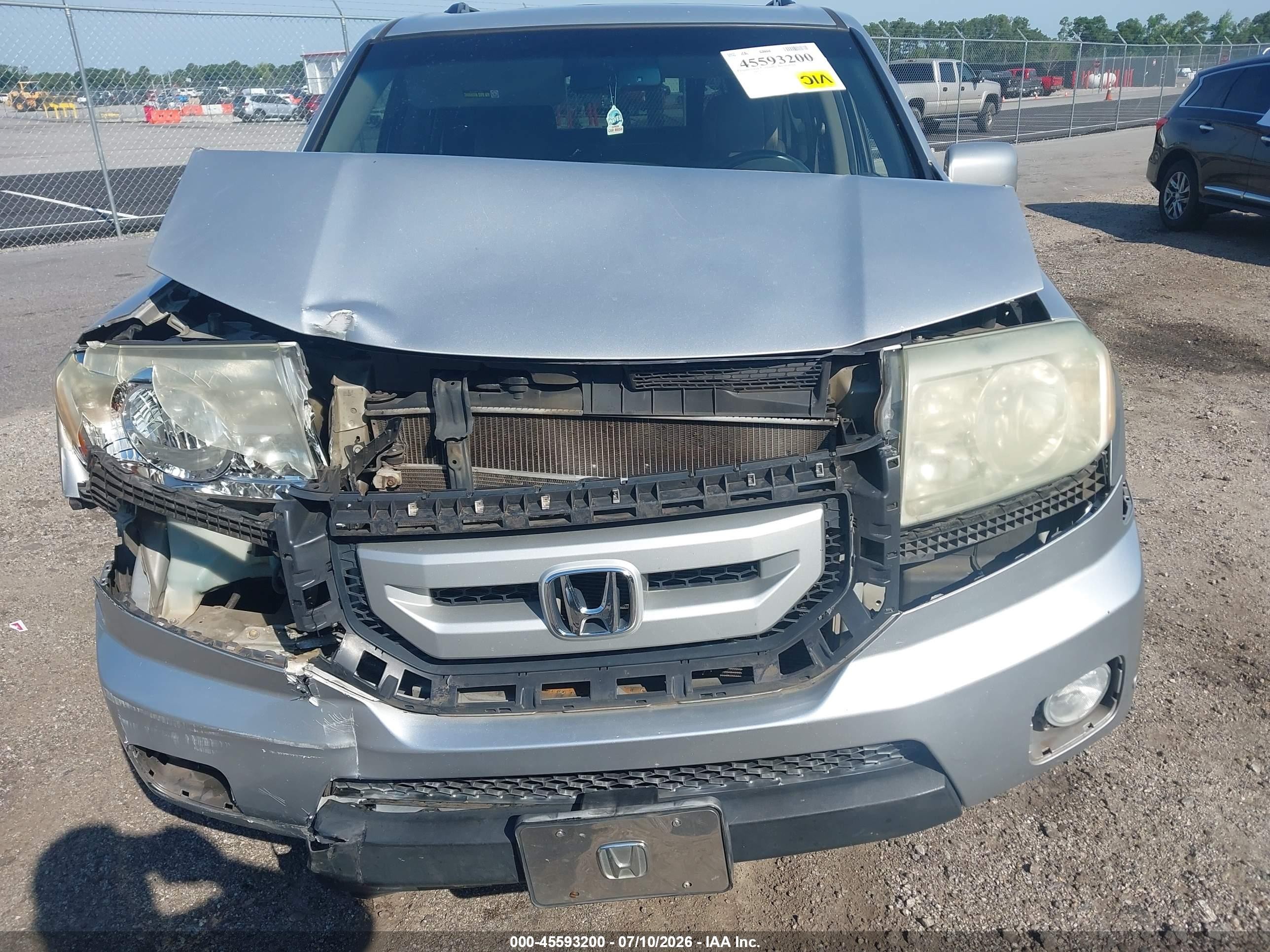2011 Honda Pilot Touring Silver vin: 5FNYF3H97BB013600
