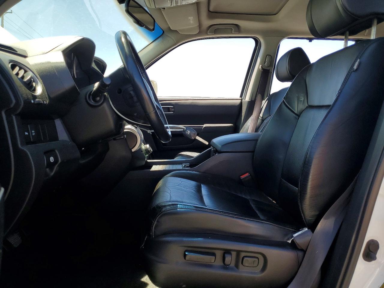 2011 Honda Pilot Touring White vin: 5FNYF3H97BB052252