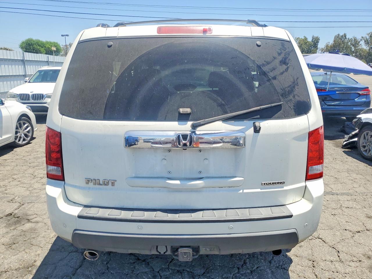 2011 Honda Pilot Touring White vin: 5FNYF3H97BB052252