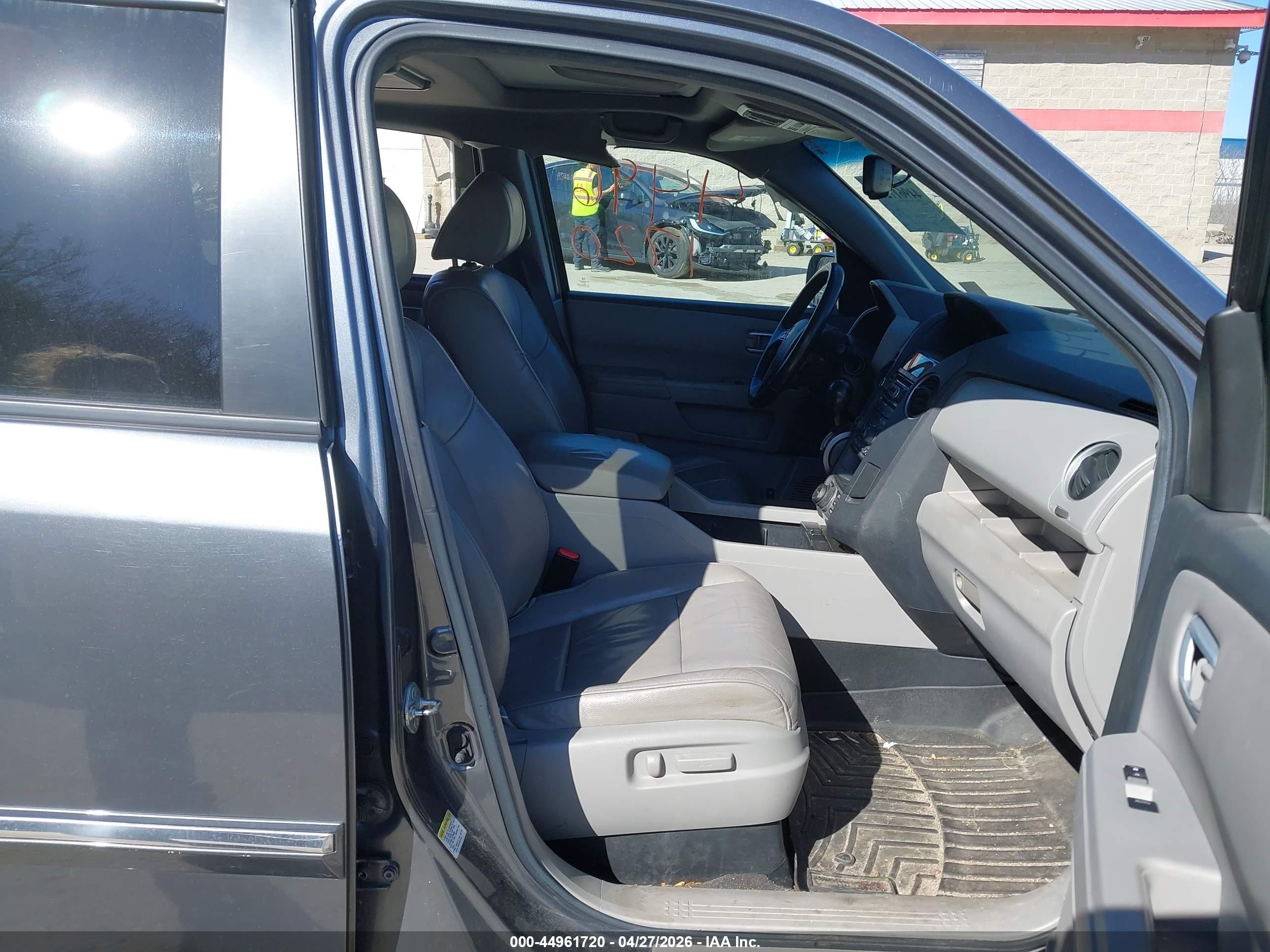 2012 Honda Pilot Touring Gray vin: 5FNYF3H97CB006471