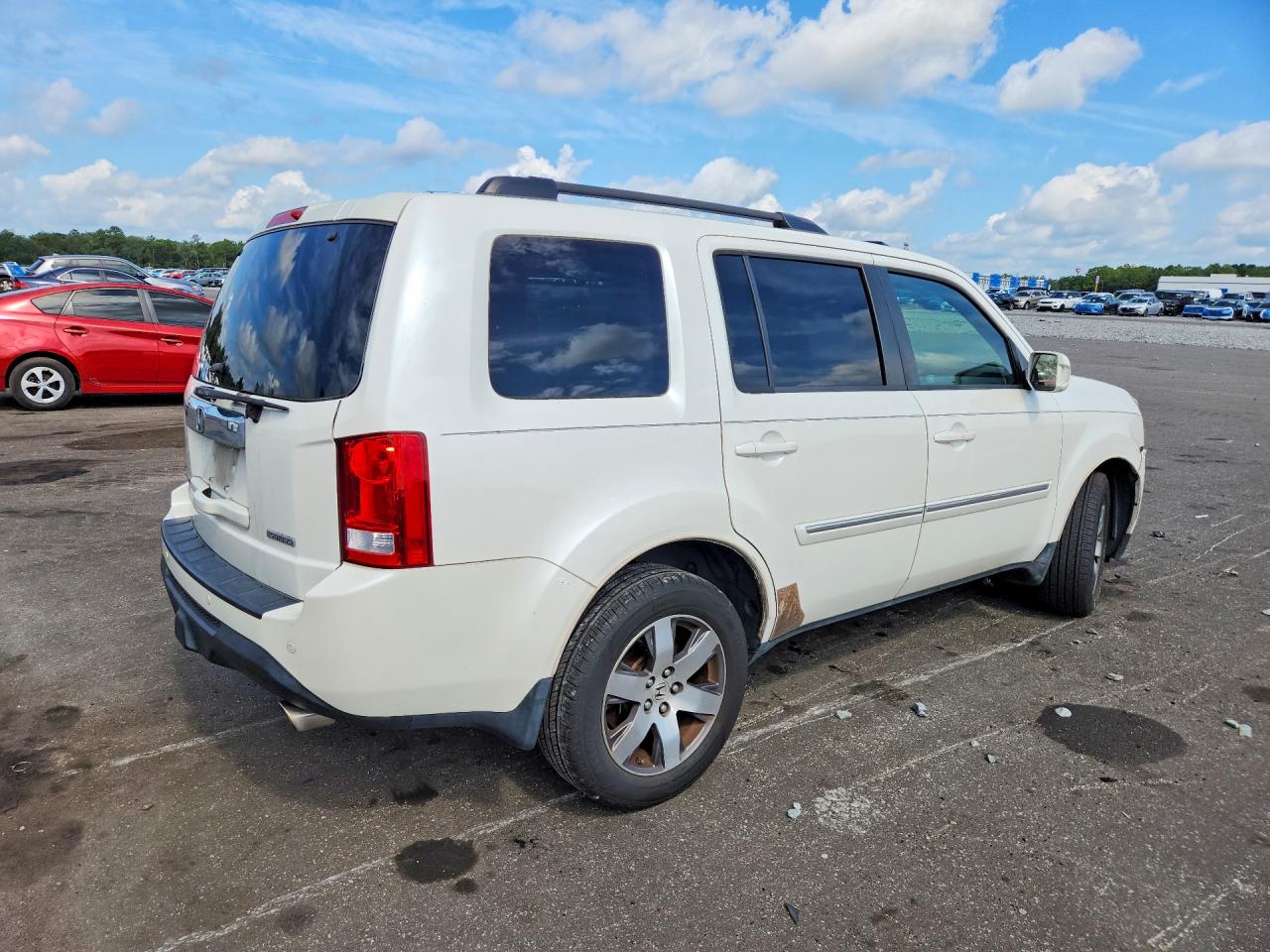 2012 Honda Pilot White vin: 5FNYF3H97CB012710