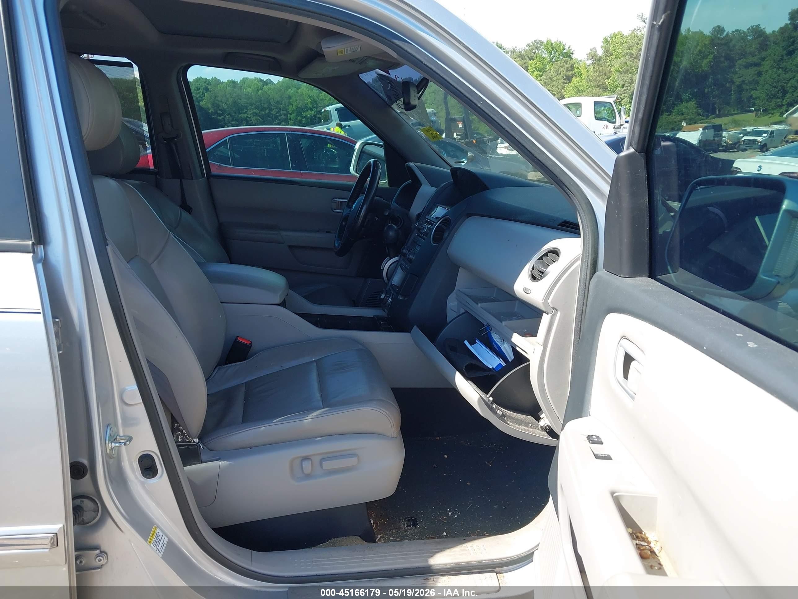 2014 Honda Pilot Touring Silver vin: 5FNYF3H97EB020924