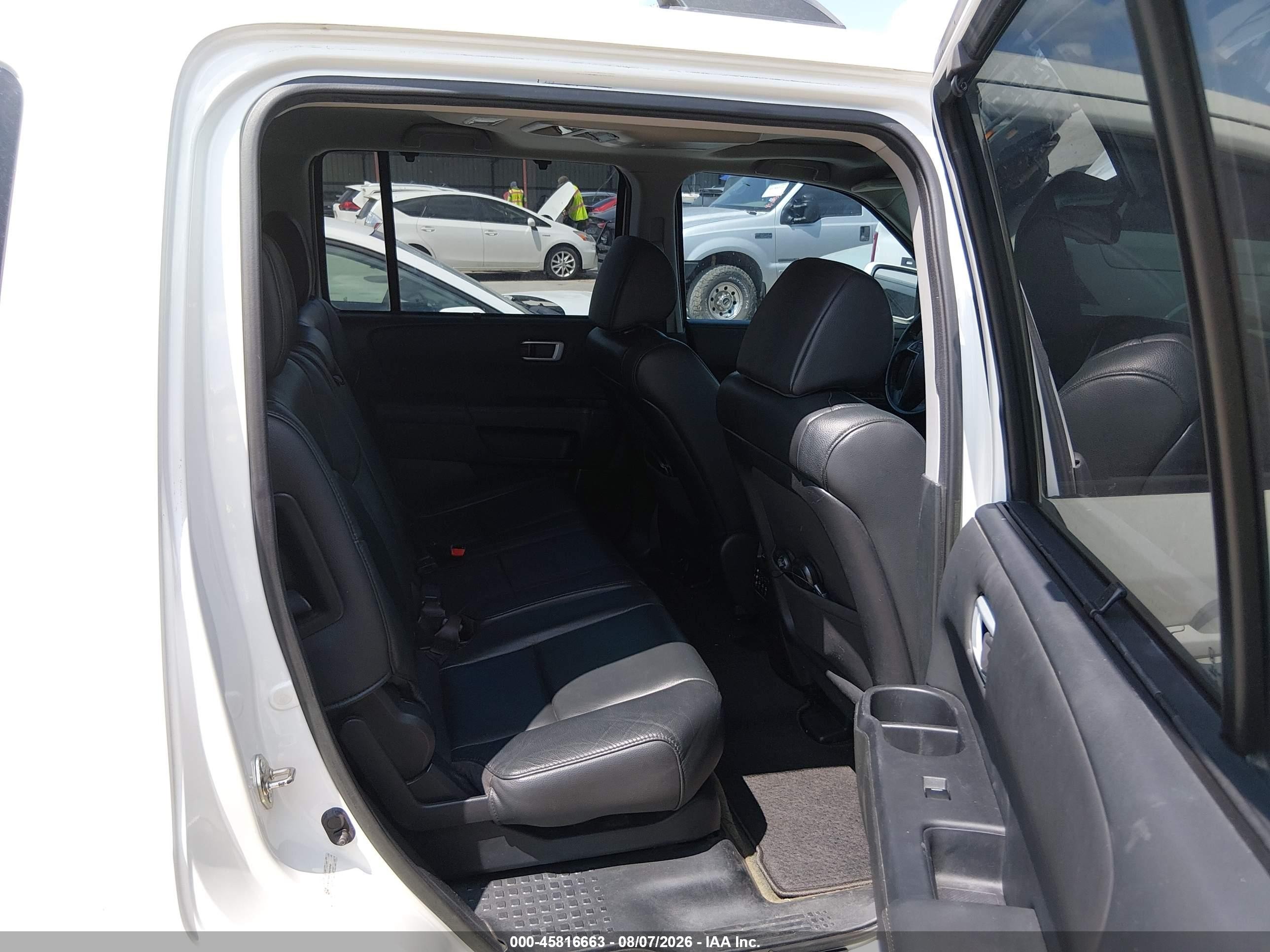 2014 Honda Pilot Touring White vin: 5FNYF3H97EB028246