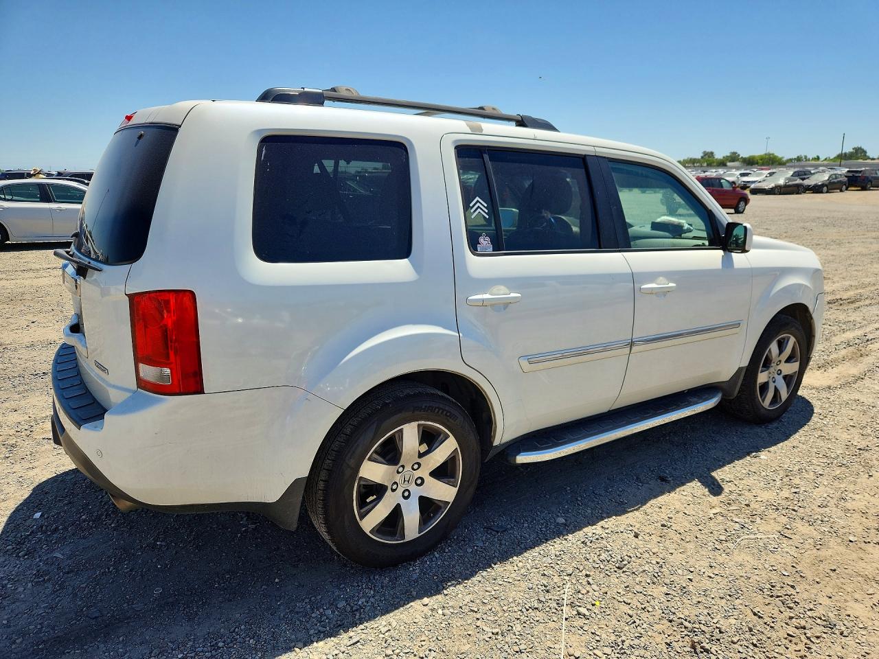 2015 Honda Pilot Touring White vin: 5FNYF3H97FB017894