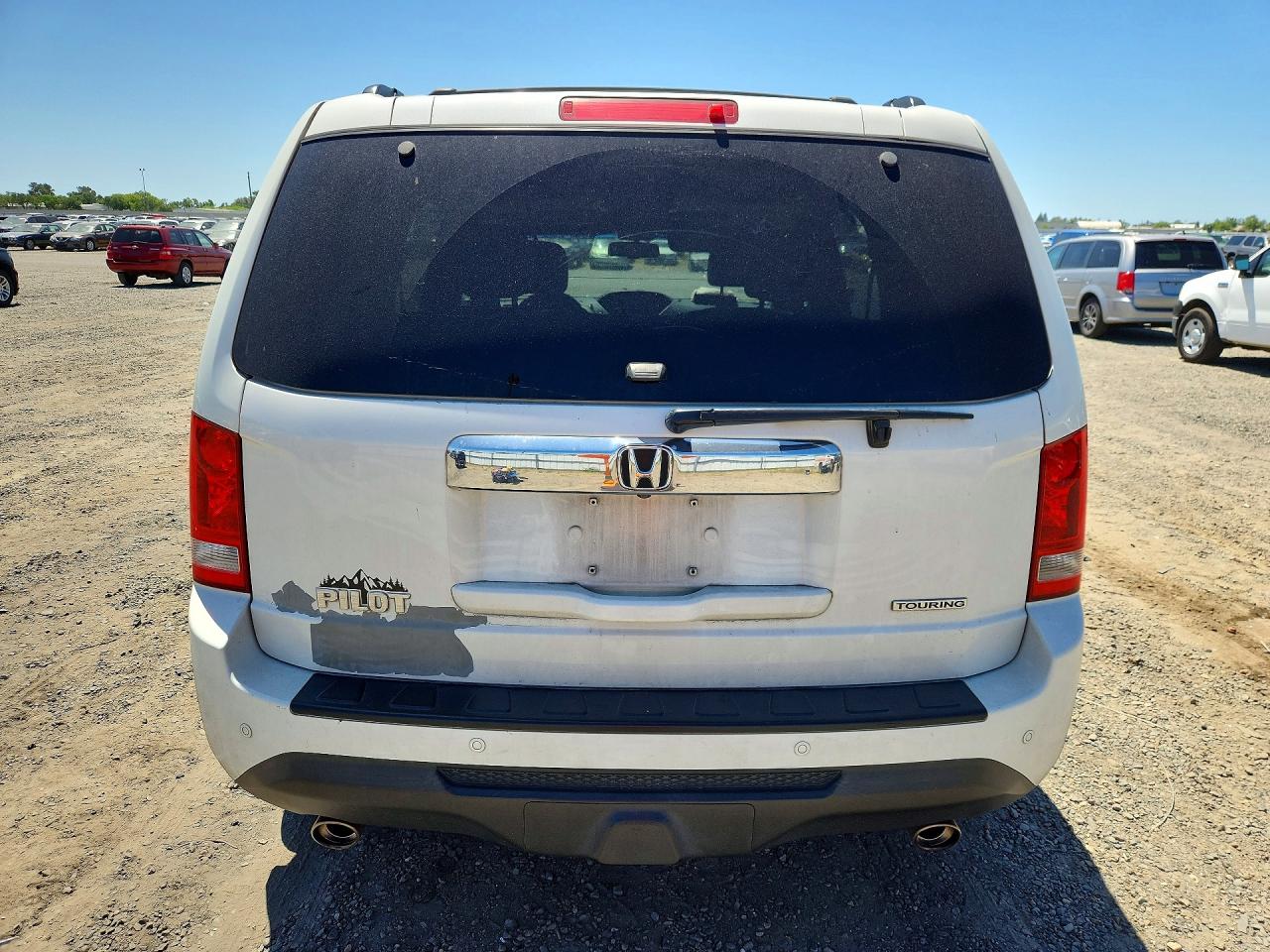 2015 Honda Pilot Touring White vin: 5FNYF3H97FB017894