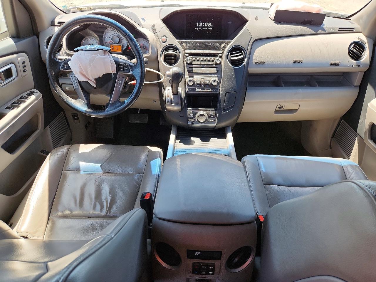 2015 Honda Pilot Touring White vin: 5FNYF3H97FB017894