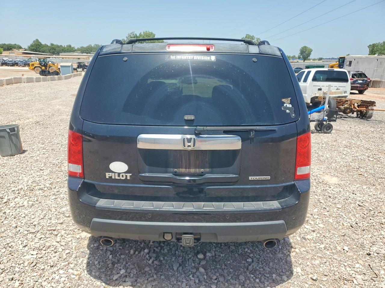 2011 Honda Pilot Touring Gray vin: 5FNYF3H98BB022807