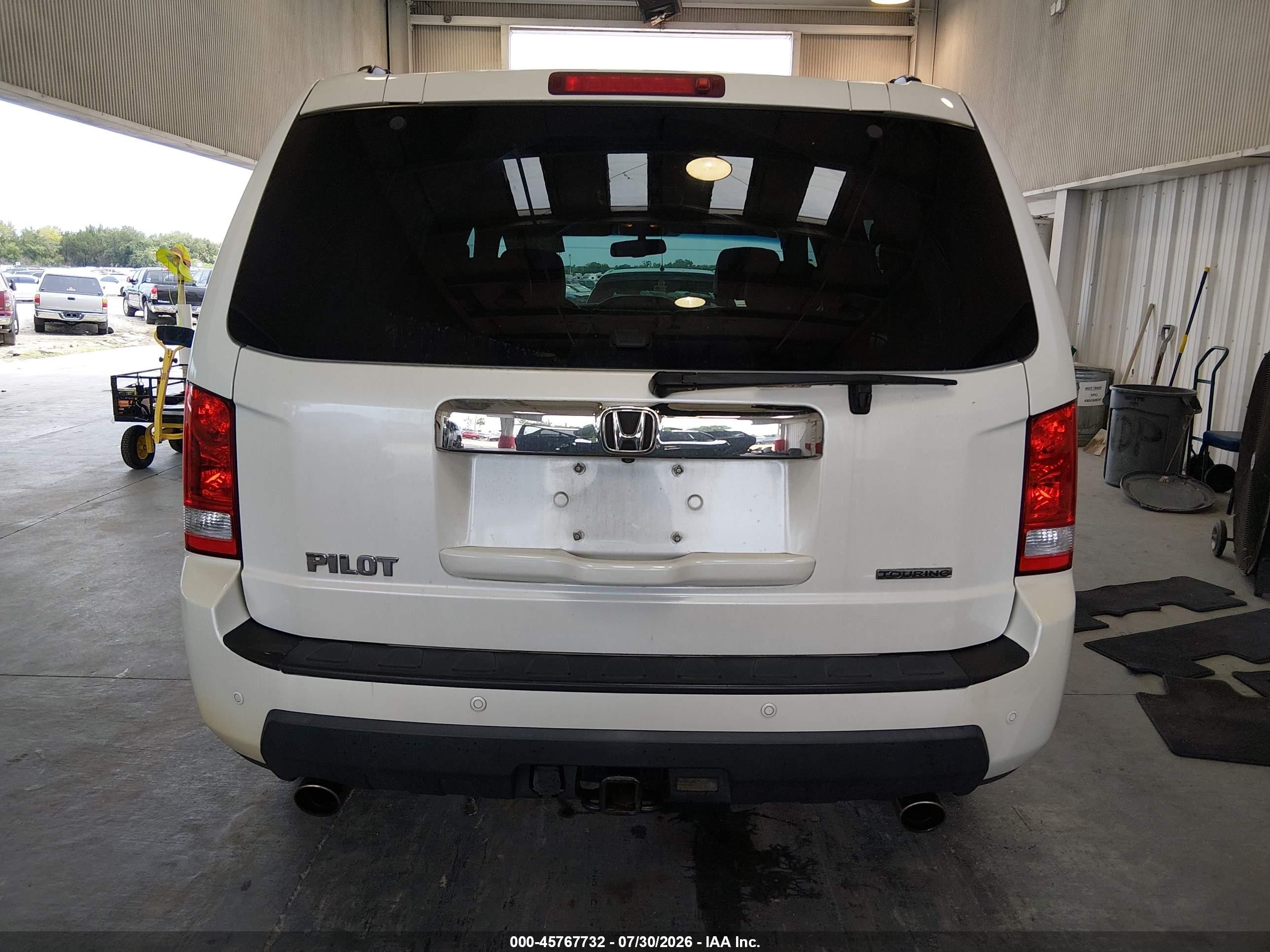 2011 Honda Pilot Touring White vin: 5FNYF3H98BB046198