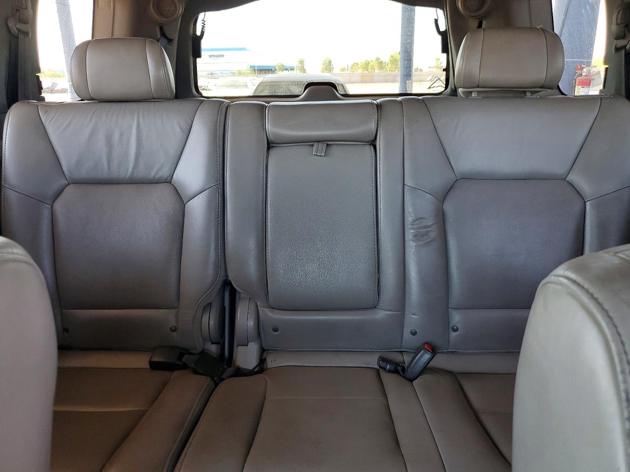 2011 Honda Pilot Touring White vin: 5FNYF3H98BB052003