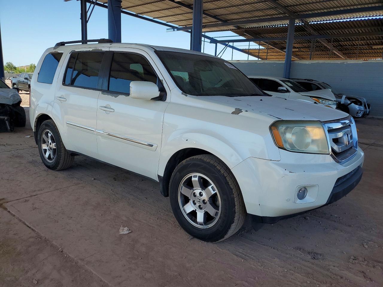 2011 Honda Pilot Touring White vin: 5FNYF3H98BB052003