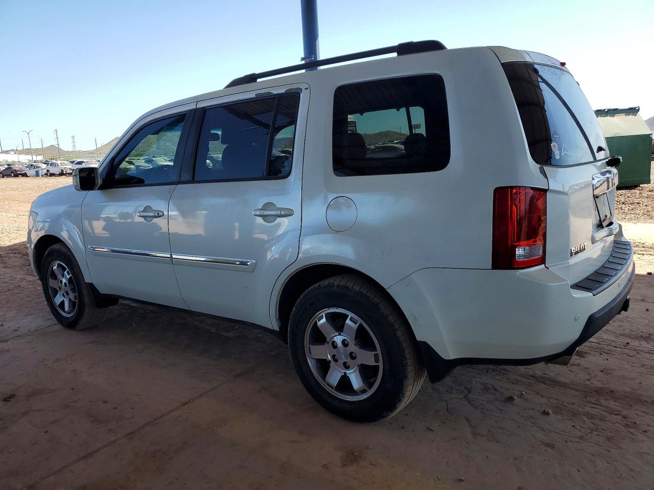 2011 Honda Pilot Touring White vin: 5FNYF3H98BB052003