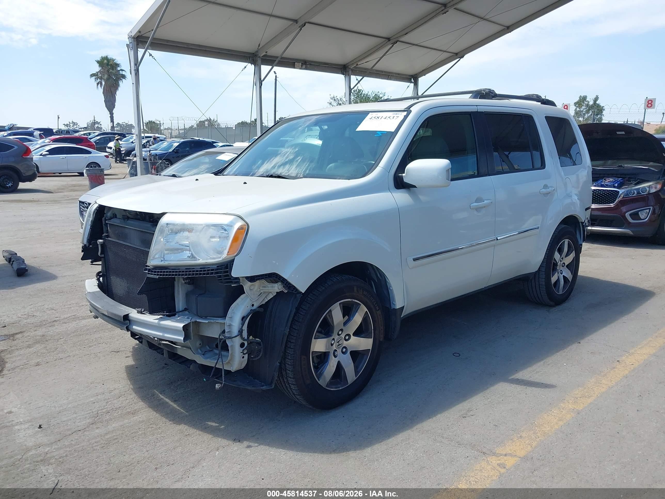 2013 Honda Pilot Touring Белый vin: 5FNYF3H98DB008523