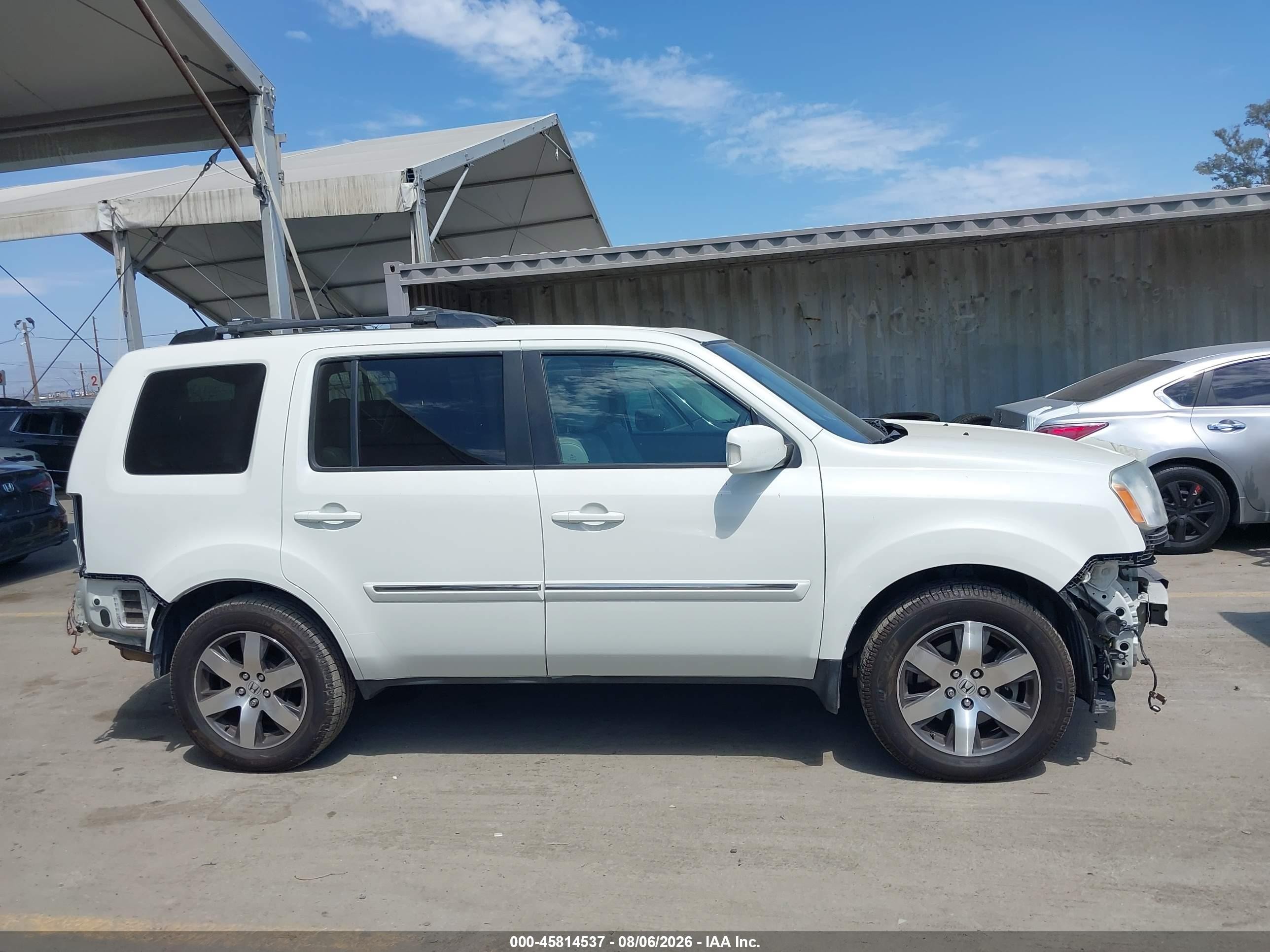 2013 Honda Pilot Touring Белый vin: 5FNYF3H98DB008523