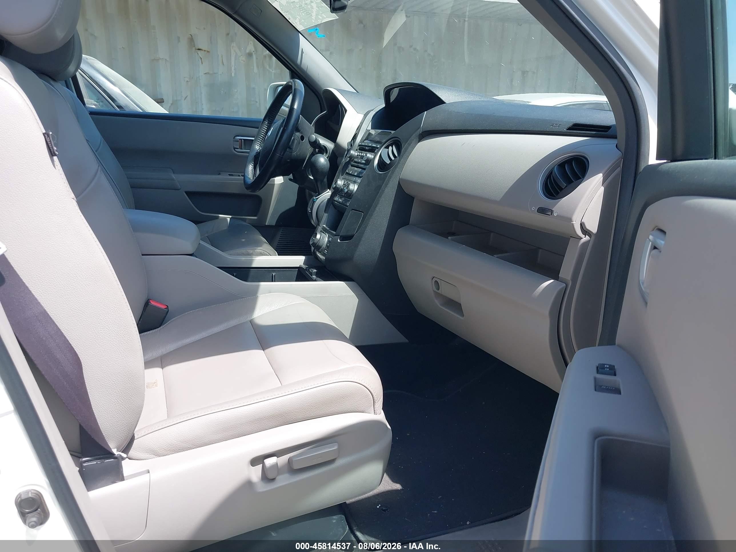 2013 Honda Pilot Touring Белый vin: 5FNYF3H98DB008523