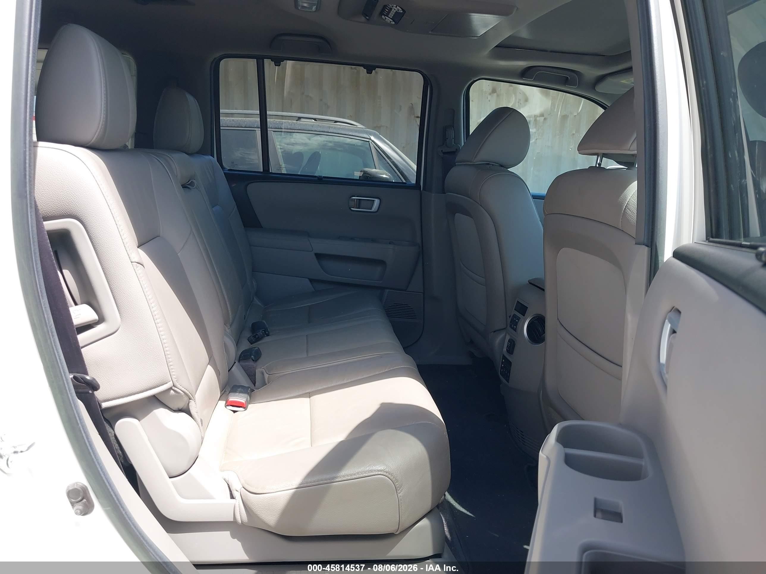 2013 Honda Pilot Touring Белый vin: 5FNYF3H98DB008523