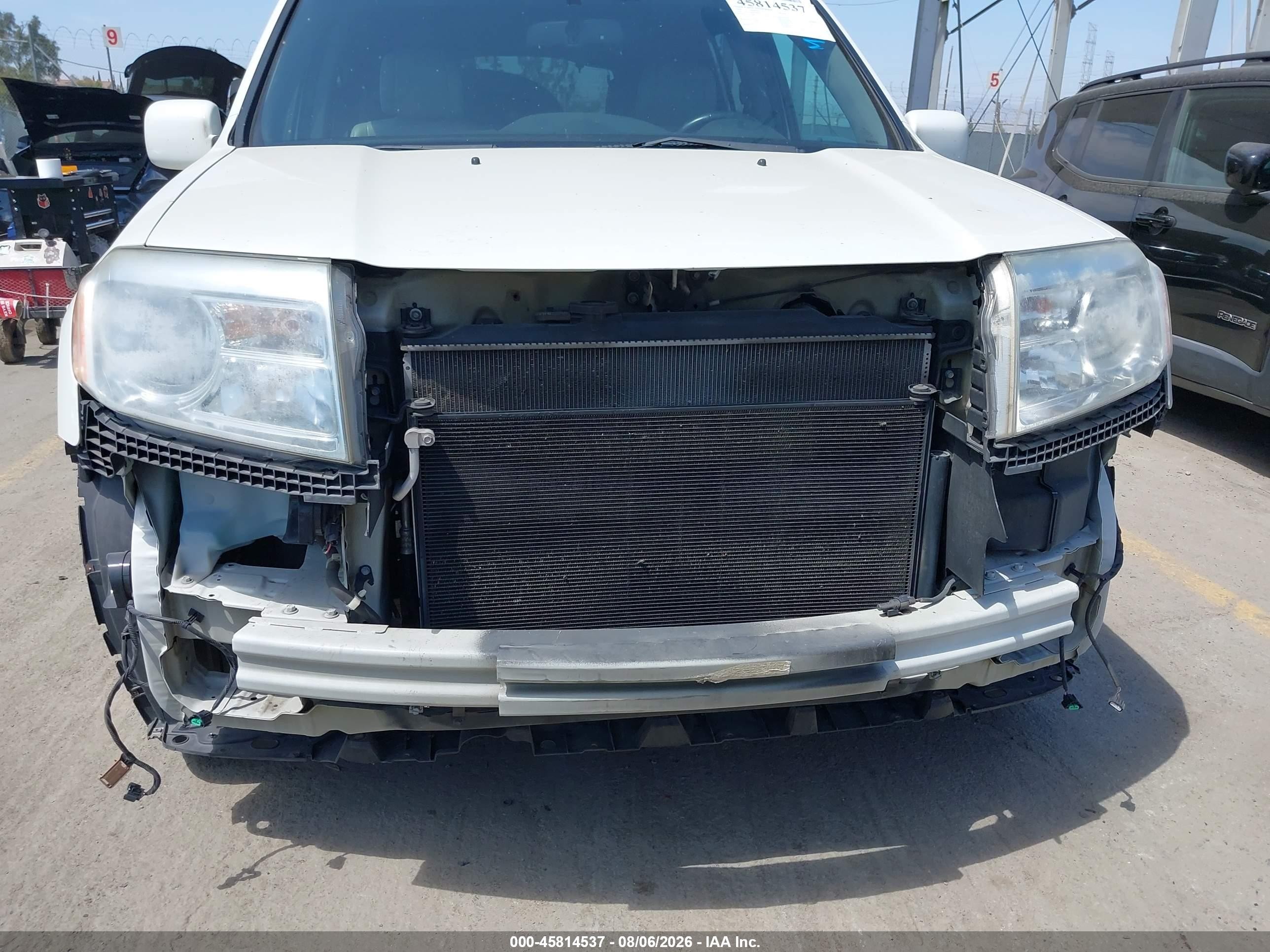 2013 Honda Pilot Touring Белый vin: 5FNYF3H98DB008523