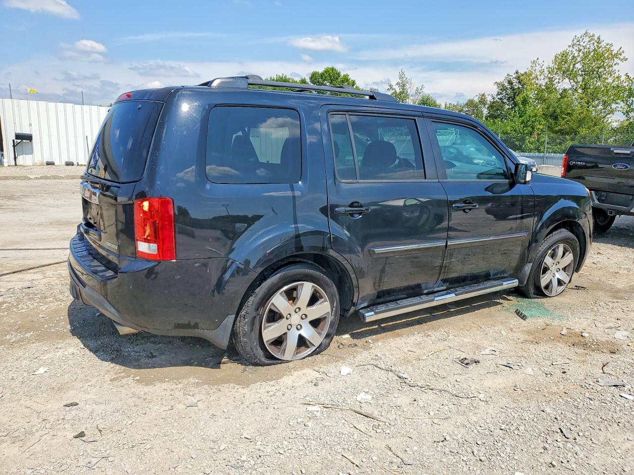 2014 Honda Pilot Touring Black vin: 5FNYF3H98EB009561